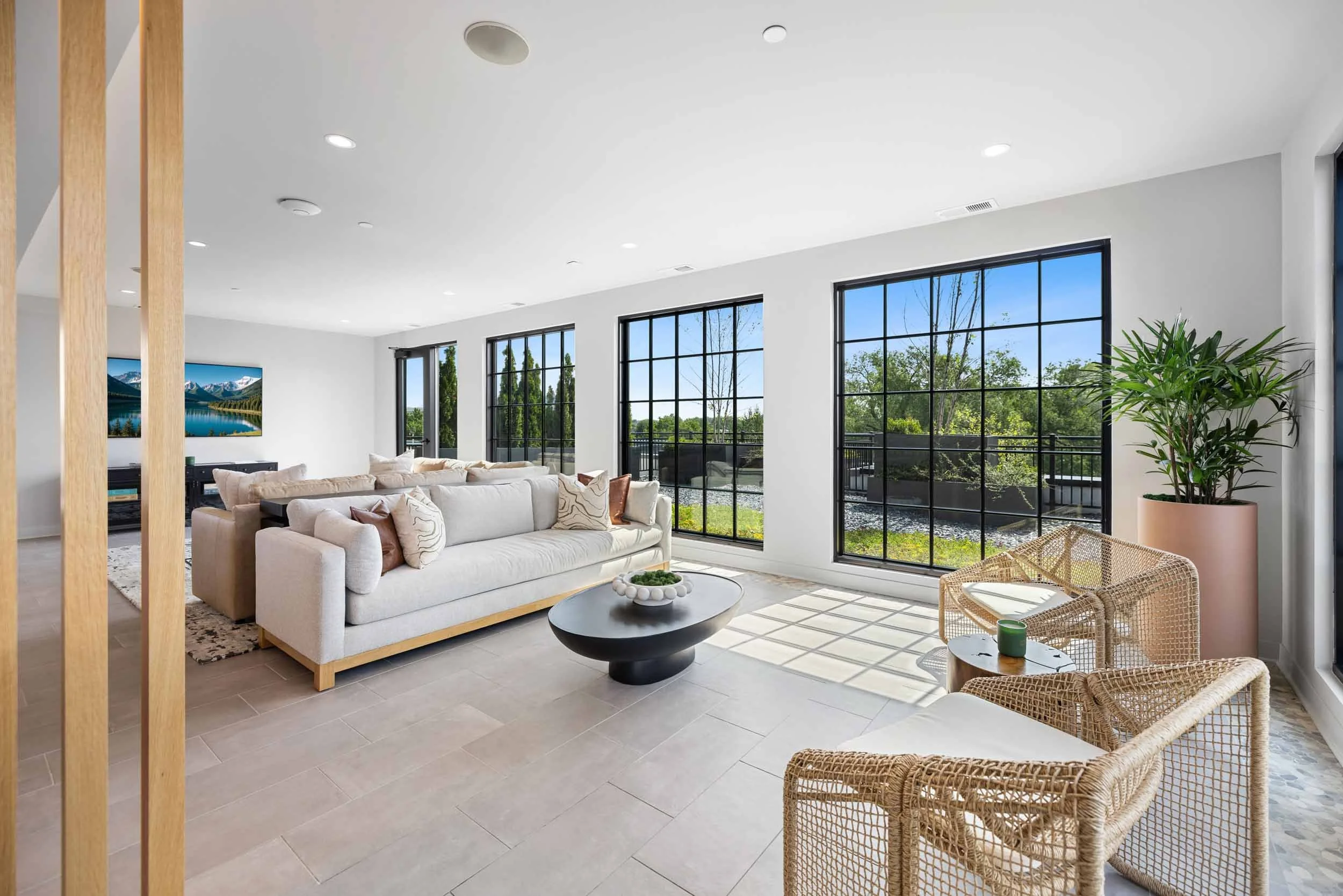 Jaeger Square | German Village Apartments in Columbus, OH | Resident Lounge