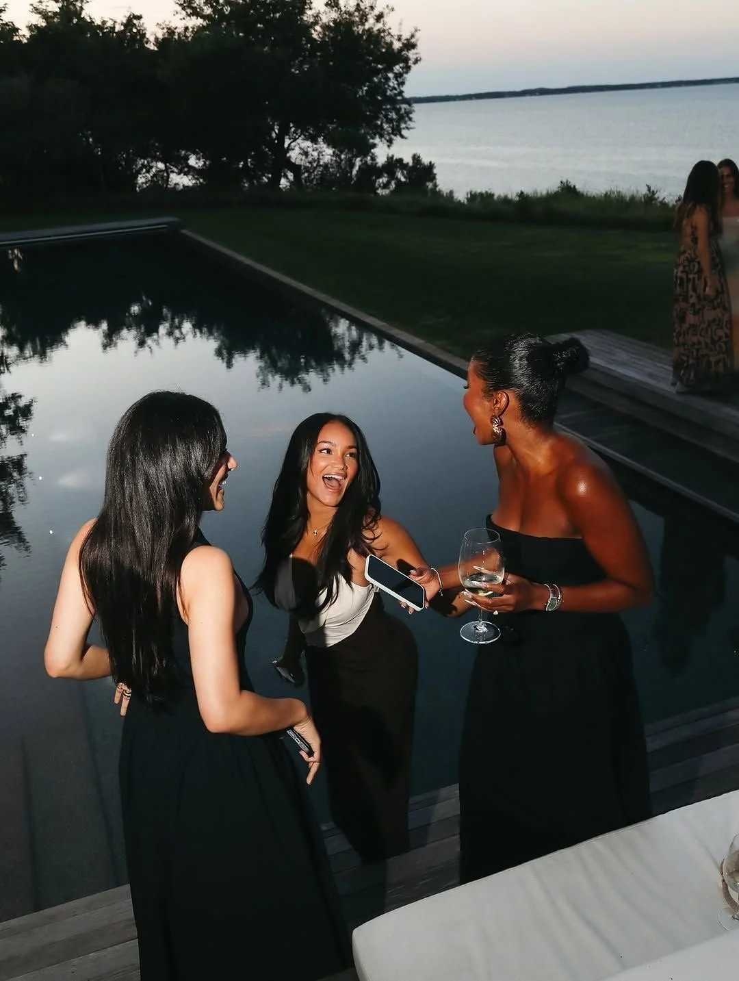 Notre mission est simple : créer des souvenirs inoubliables à travers des expériences authentiques, élégantes et parfaitement organisées.