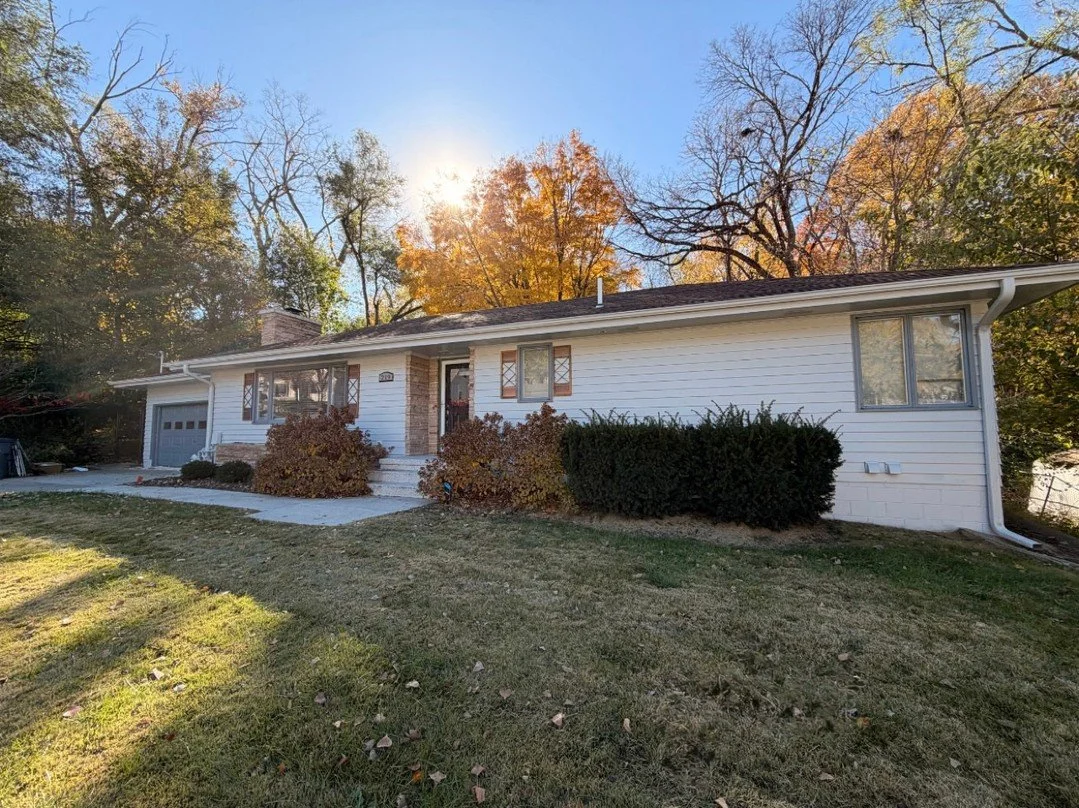 Your home&rsquo;s exterior is the first impression, so make it one you love. 🏡🎨
ㅤ
If your paint is starting to fade, peel, or simply feels outdated, now is the time to start planning your exterior refresh. DGR Painting Contractors provides professi