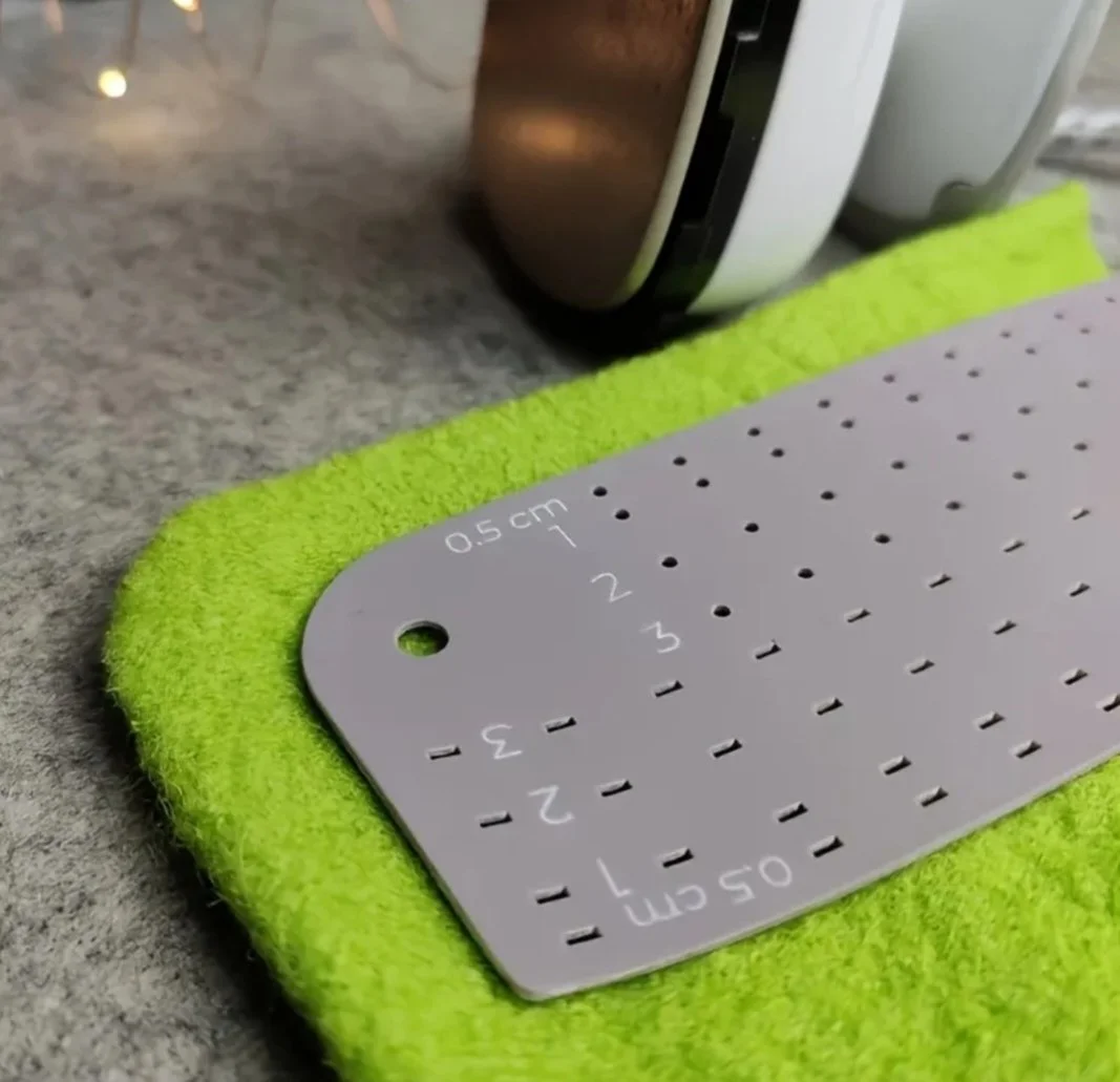 Hem marker/seam guide