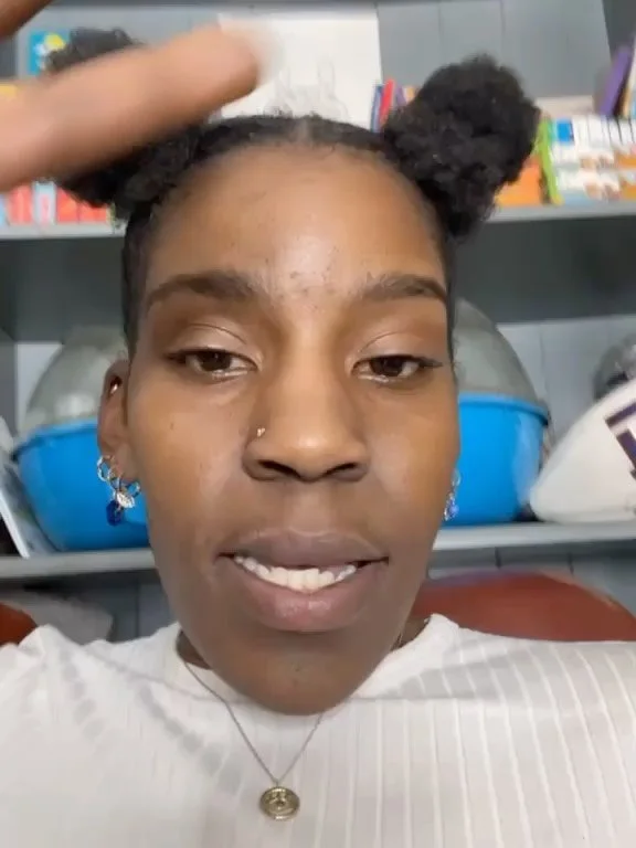 Si tu penses venir tranquillement &agrave; Mister S&eacute;n&eacute;gal France 2026&hellip; mauvaise nouvelle : 
Tu risques de rire beaucoup TROP 😂😂

Sur sc&egrave;ne, on accueille MOWFI 🔥 

Une humoriste comme on les aime : 
Authentique, piquante