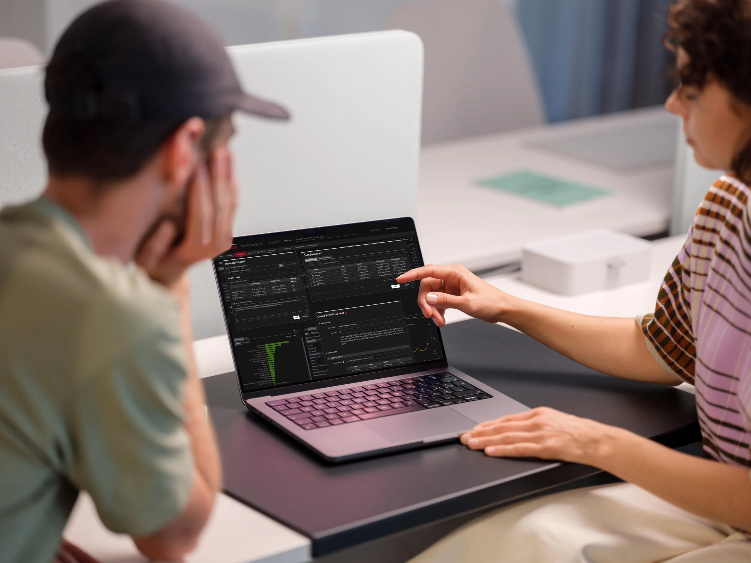 mockuuups-macbook-pro-14-mockup-in-female-hands.jpeg