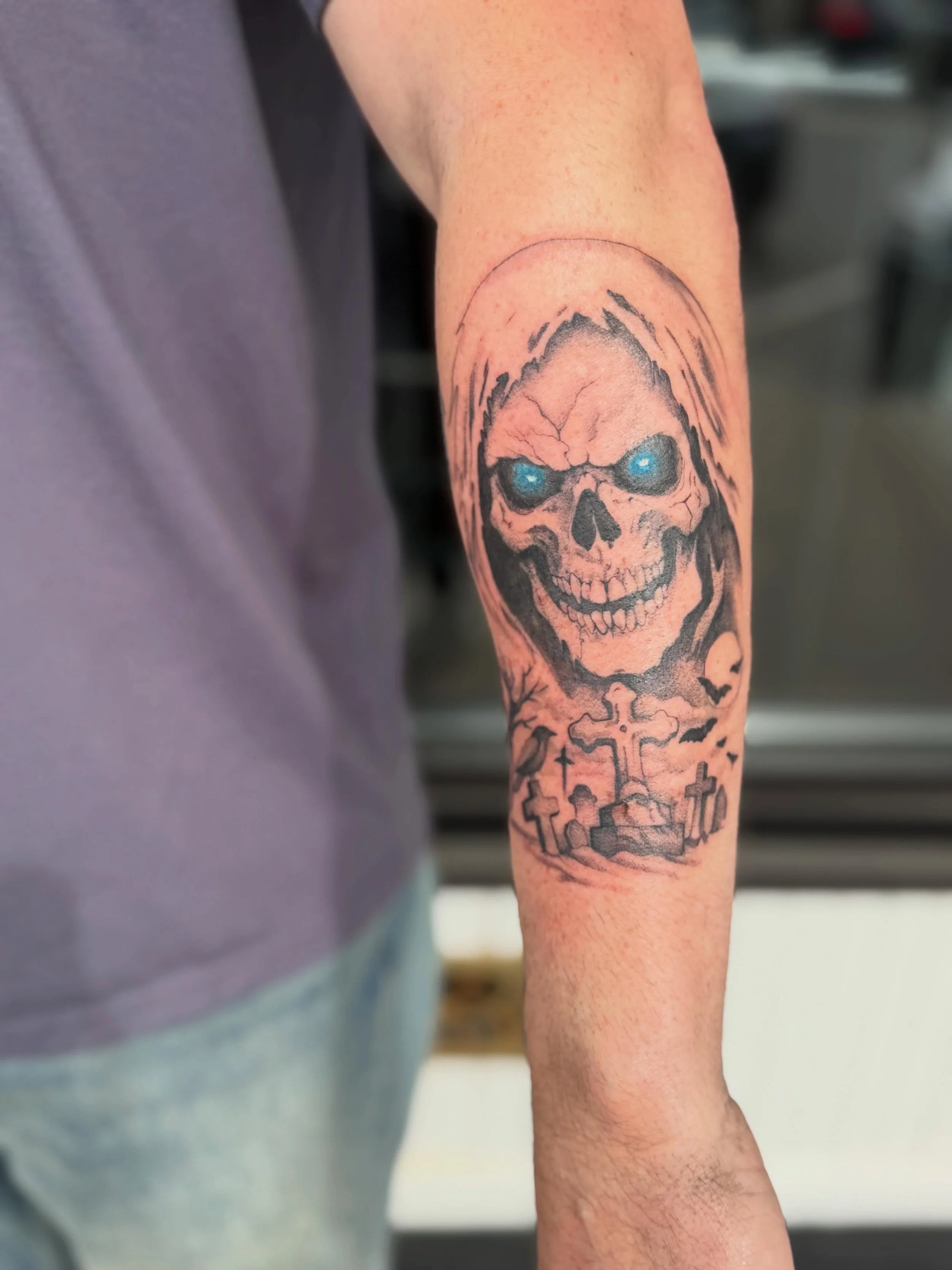 This client brought this design to us and that's exactly what Eric did 💀🪦 spooky graveyard reaper for ya🖤
Done by: @coleblooded_ink 

You can book your next tattoo with Eric by clicking the link in our bio! 
#blackandgreytattoo #tattoo #tattoos #p