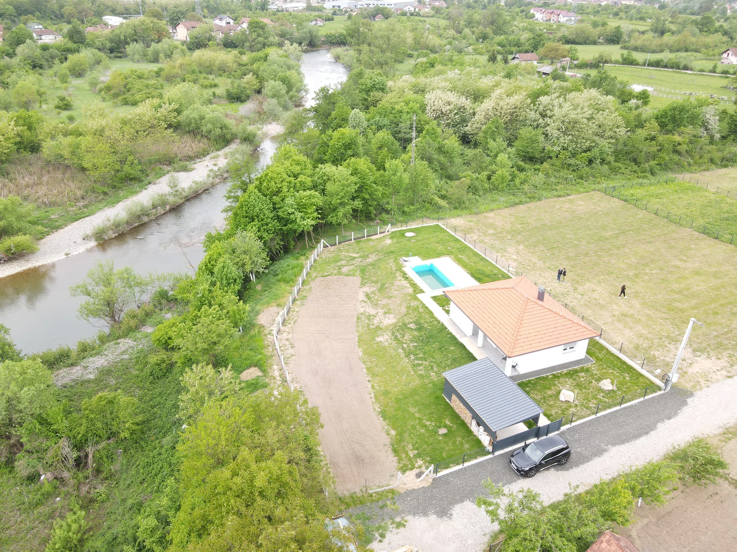 dji_fly_20260505_173404_582_1777995254962_photo.jpg