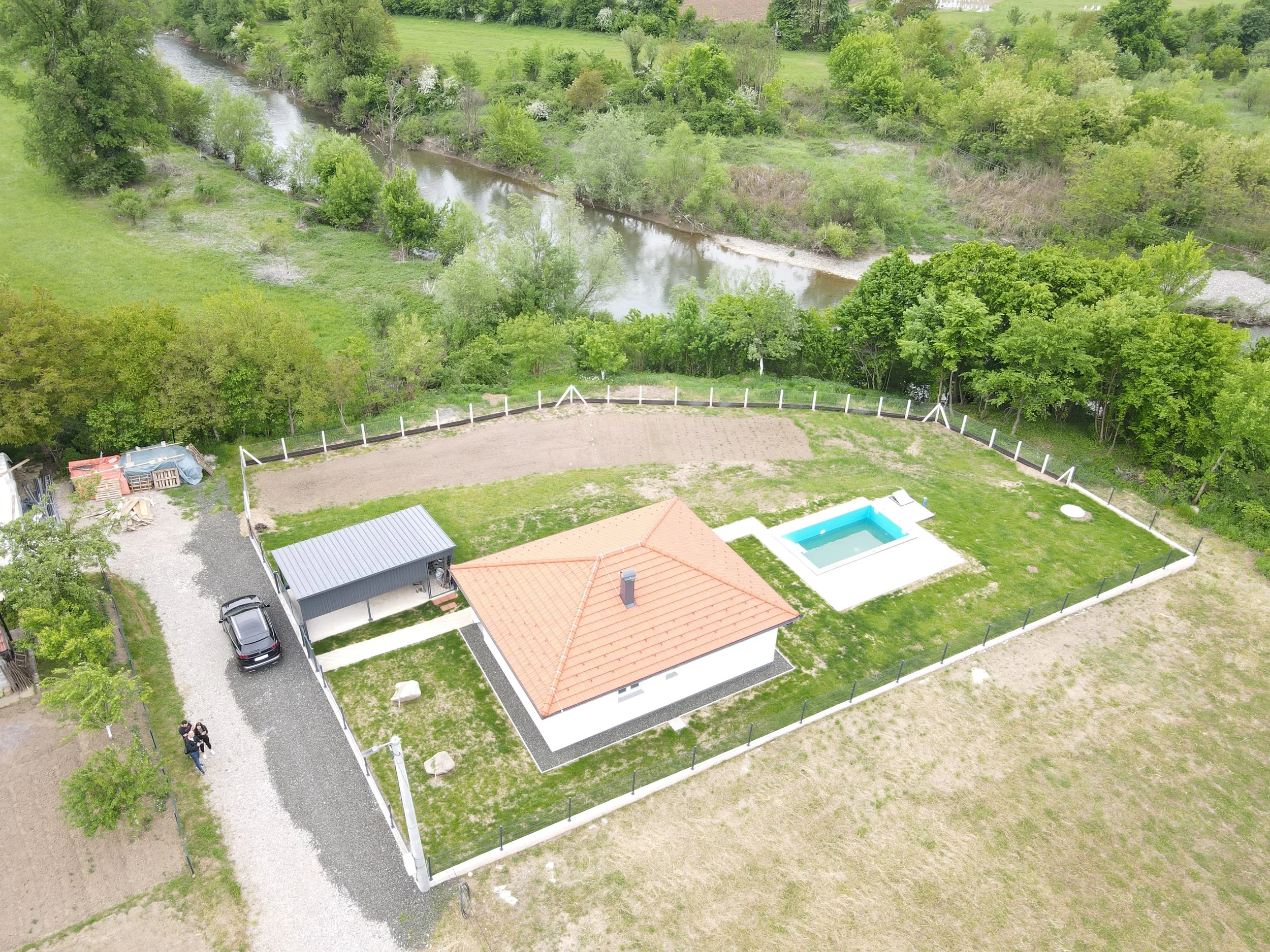 dji_fly_20260505_173034_572_1777995075926_photo.jpg