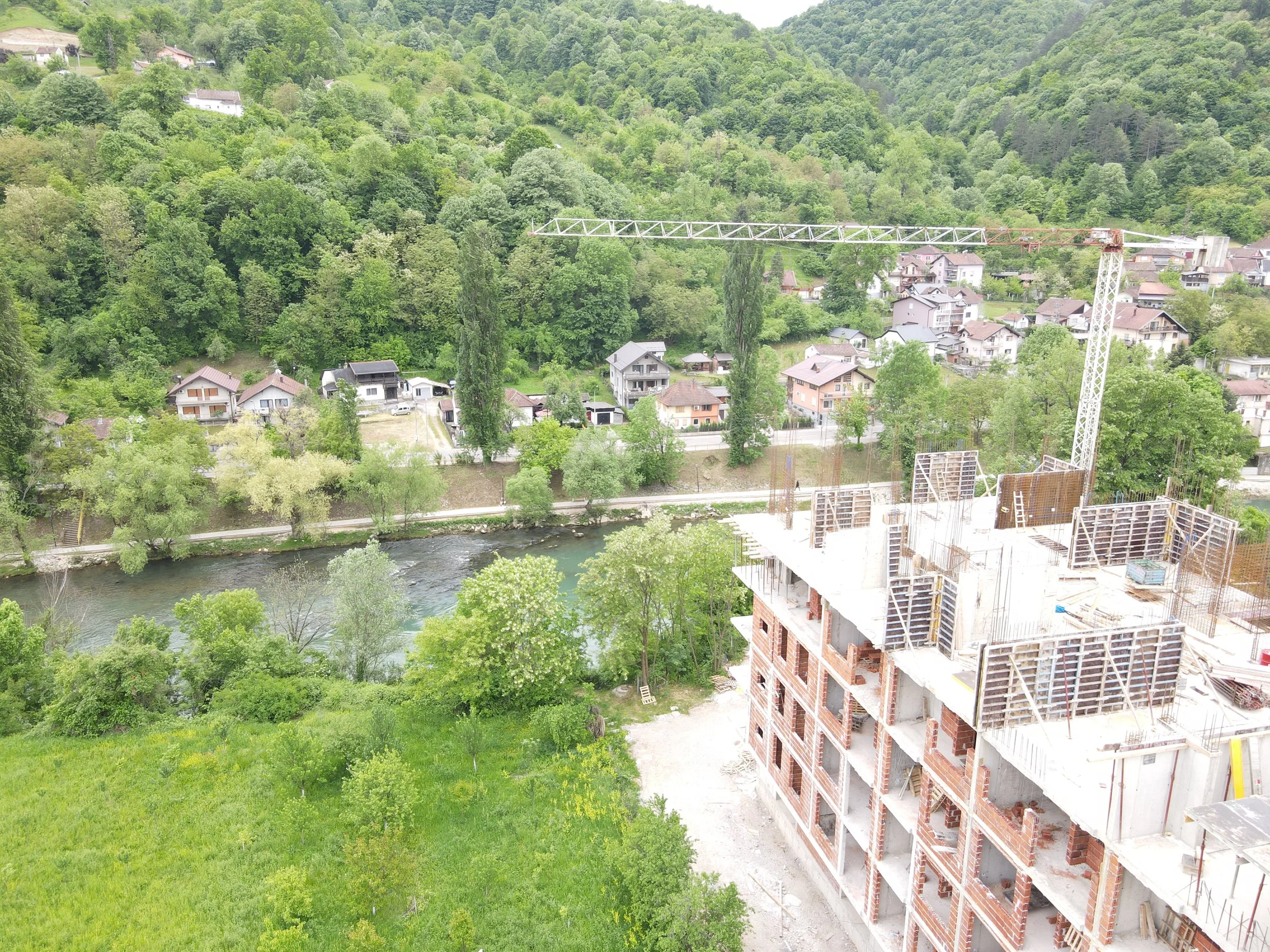 dji_fly_20260505_182518_619_1777998331097_photo.jpg