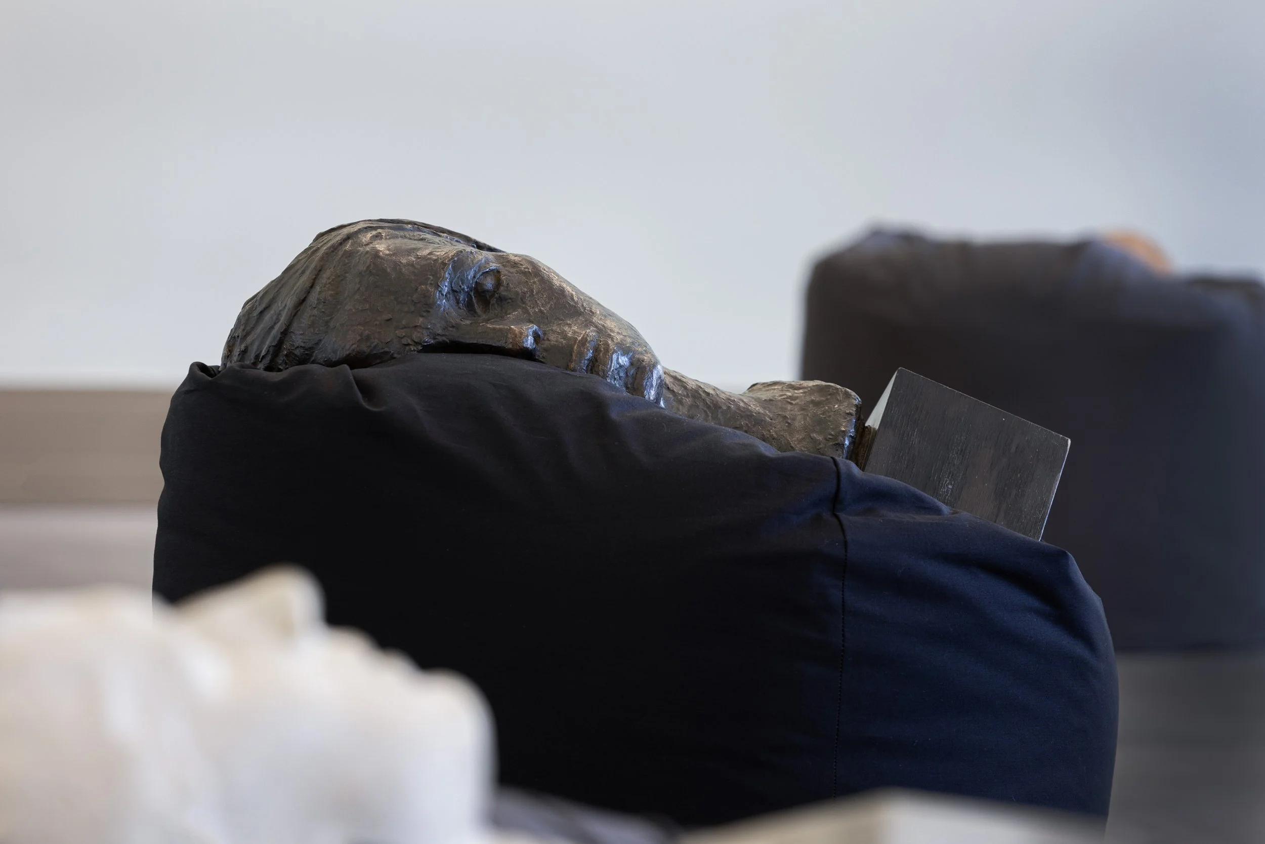 Utstillingsdokumentasjon av «Å gjere det mjukt» ved Trondheim Kunstmuseum – foto: Lili Zaneta