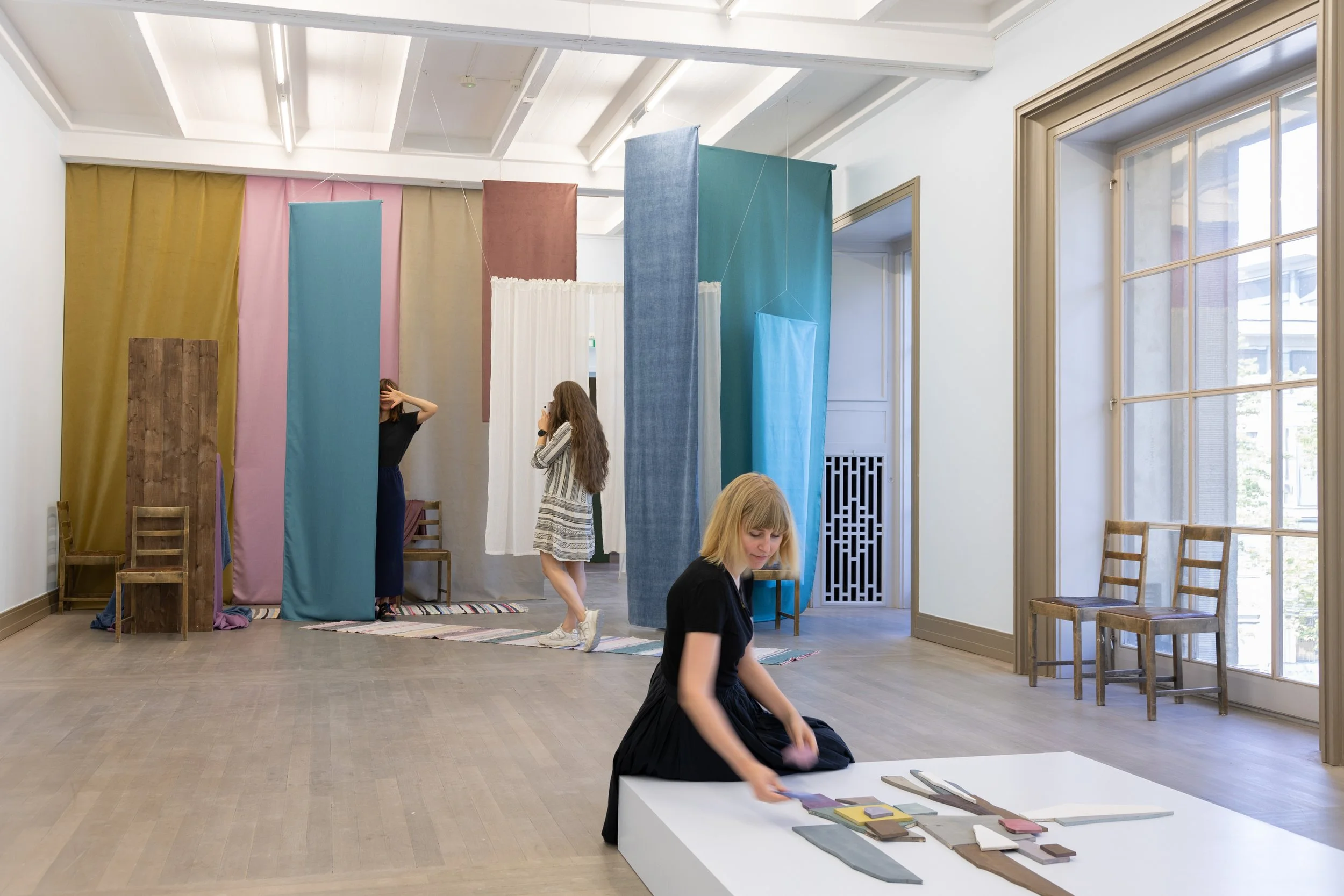 Dokumentasjon av utstilling «Mellom mennesker» av Else Hagen ved Trondheim Kunstmuseum – foto: Lili Zaneta