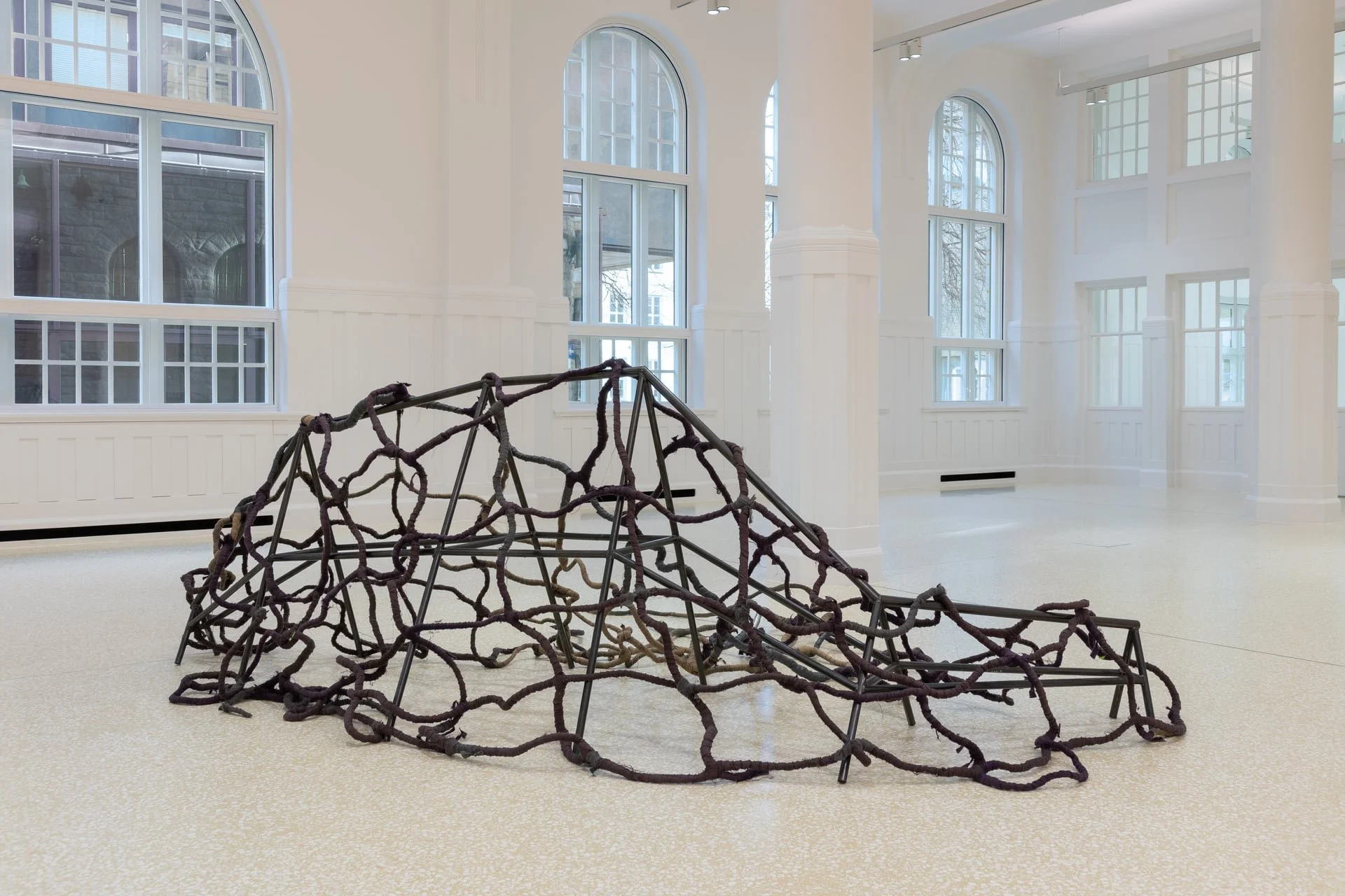 Dokumentasjon av utstilling av Sandra Mujinga ved PoMo Trondheim – foto: Lili Zaneta