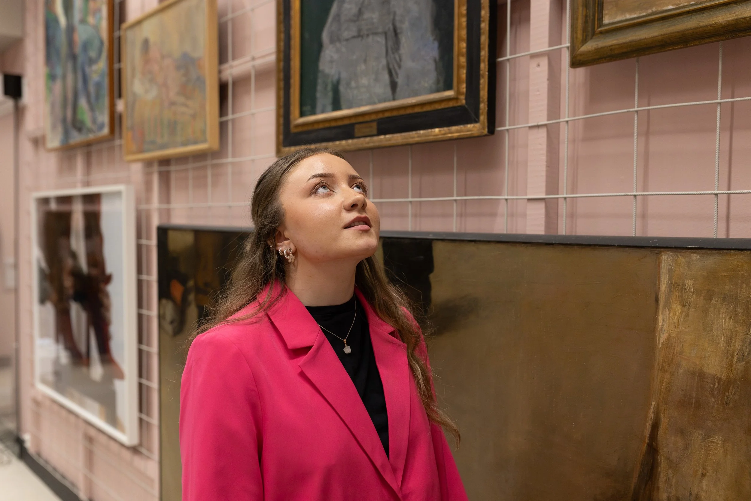 Dokumentasjon av performance under «Performance Family» ved Trondheim Kunstmuseum – foto: Lili Zaneta