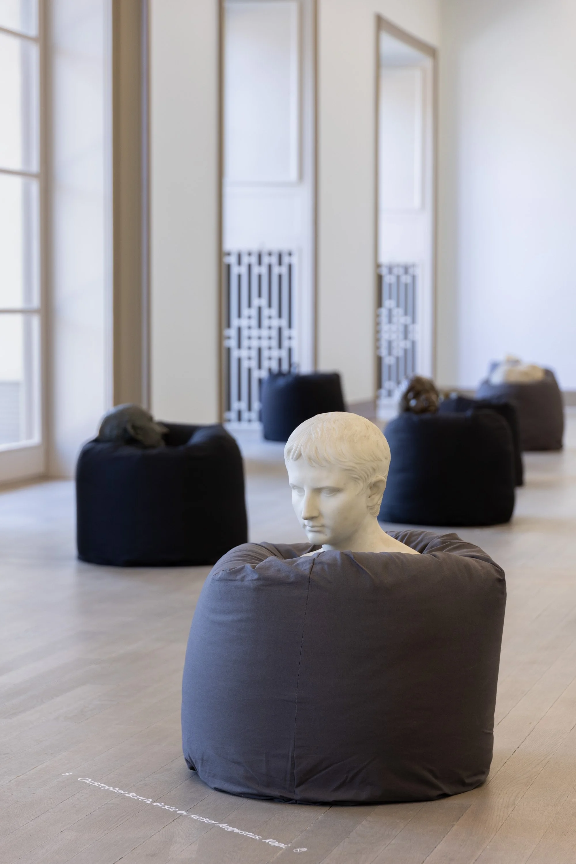 Utstillingsdokumentasjon av «Å gjere det mjukt» ved Trondheim Kunstmuseum – foto: Lili Zaneta