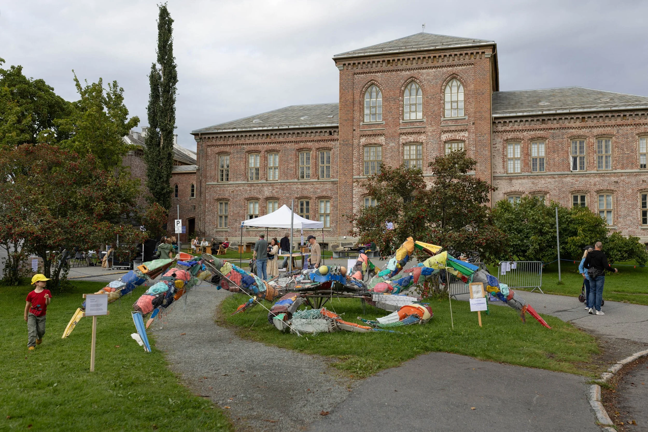 Dokumentasjon av kunstarrangement under Kunstfest Rotvoll – foto: Lili Zaneta