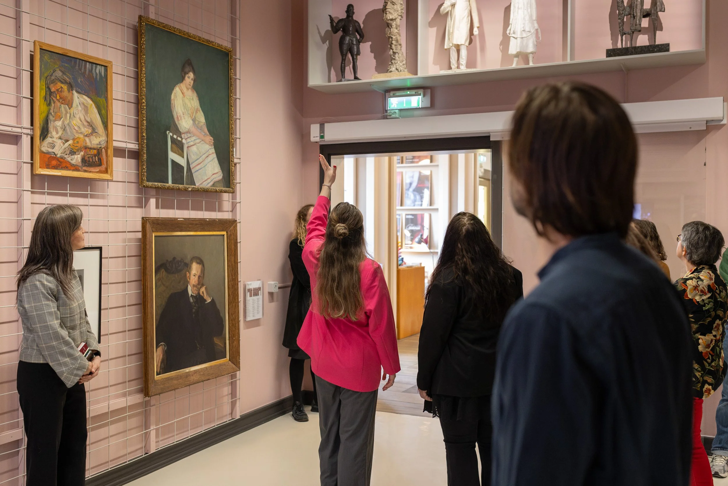 Dokumentasjon av performance under «Performance Family» ved Trondheim Kunstmuseum – foto: Lili Zaneta