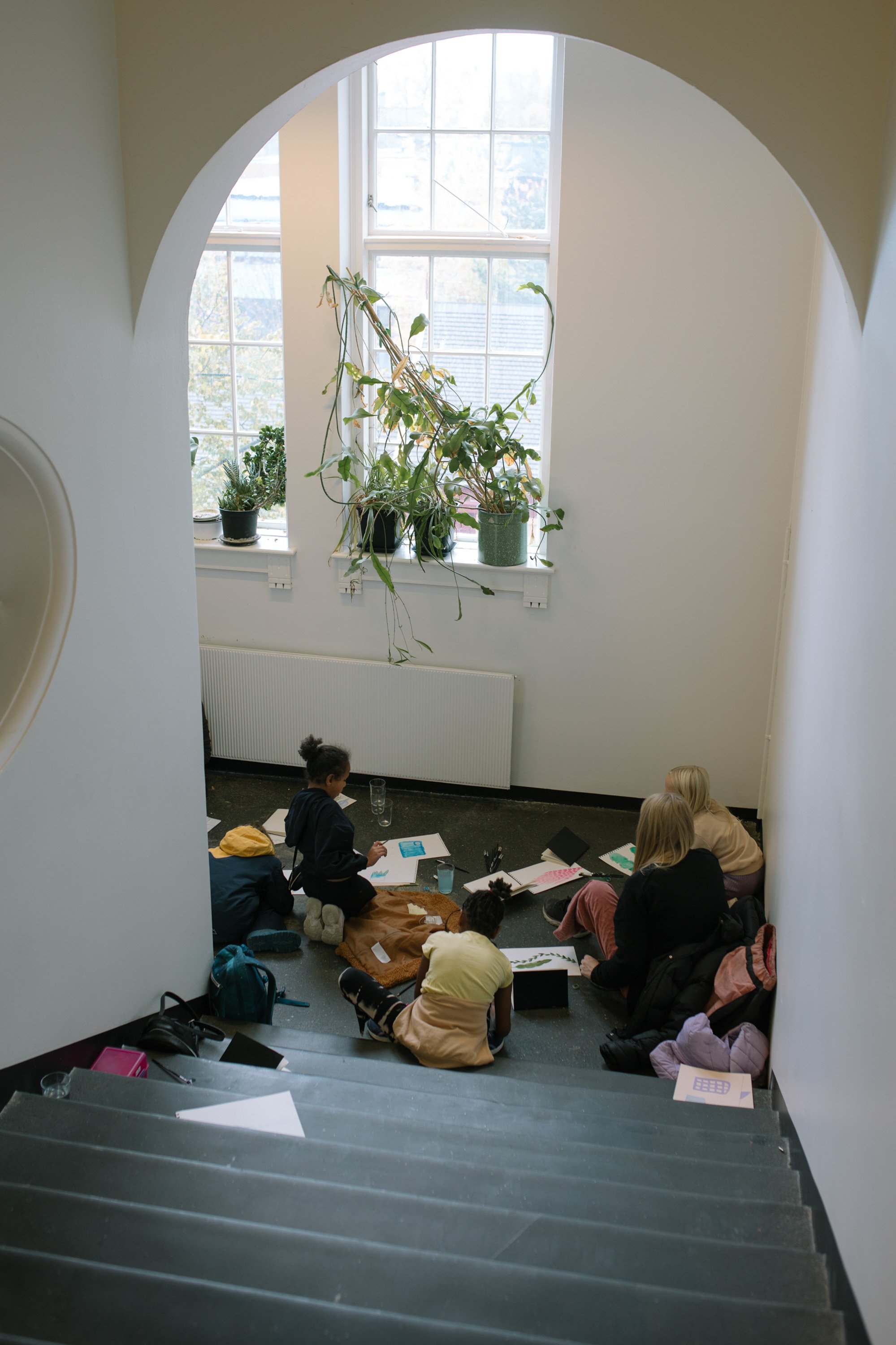 Publikum i kunstneratelier under Trondheim Open