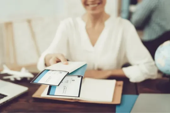 How To Become a Travel Agent in 2024