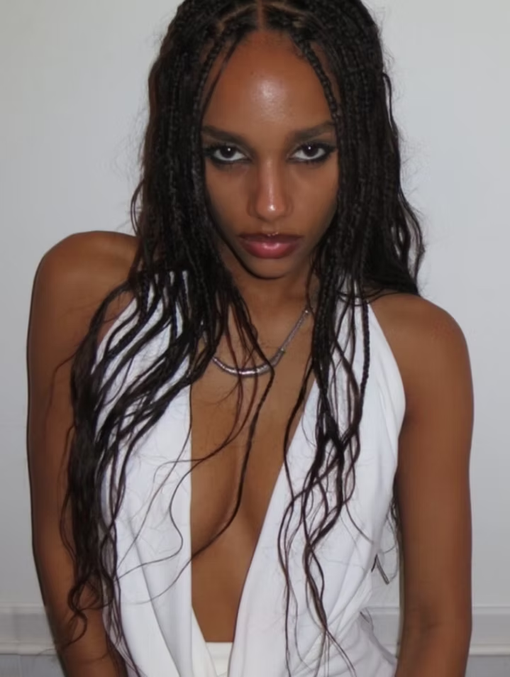 Hair and makeup artist in New York City, Makeup artist in New York City, Professional makeup artist New York, Mobile makeup artist New York, Hair and makeup services New York, Freelance makeup artist NYC, Book makeup artist New York