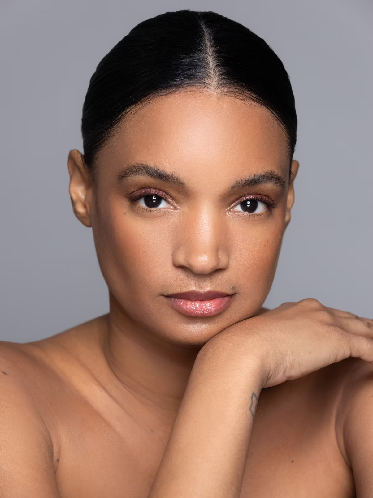 Hair and makeup artist in New York City, Makeup artist in New York City, Professional makeup artist New York, Mobile makeup artist New York, Hair and makeup services New York, Freelance makeup artist NYC, Book makeup artist New York