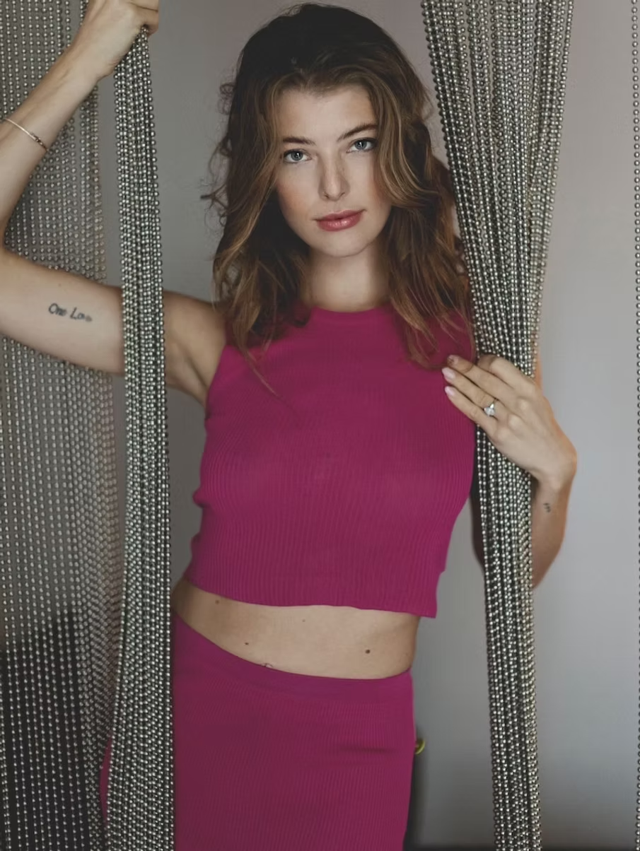 Hair and makeup artist in New York City, Makeup artist in New York City, Professional makeup artist New York, Mobile makeup artist New York, Hair and makeup services New York, Freelance makeup artist NYC, Book makeup artist New York