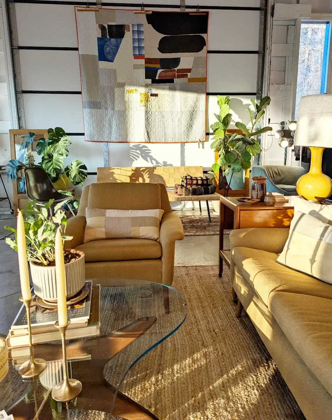 Another lovely day in the shop. We had so much fun meeting so many new people and sending so many treasures to new homes. Can't wait to do it again tomorrow!