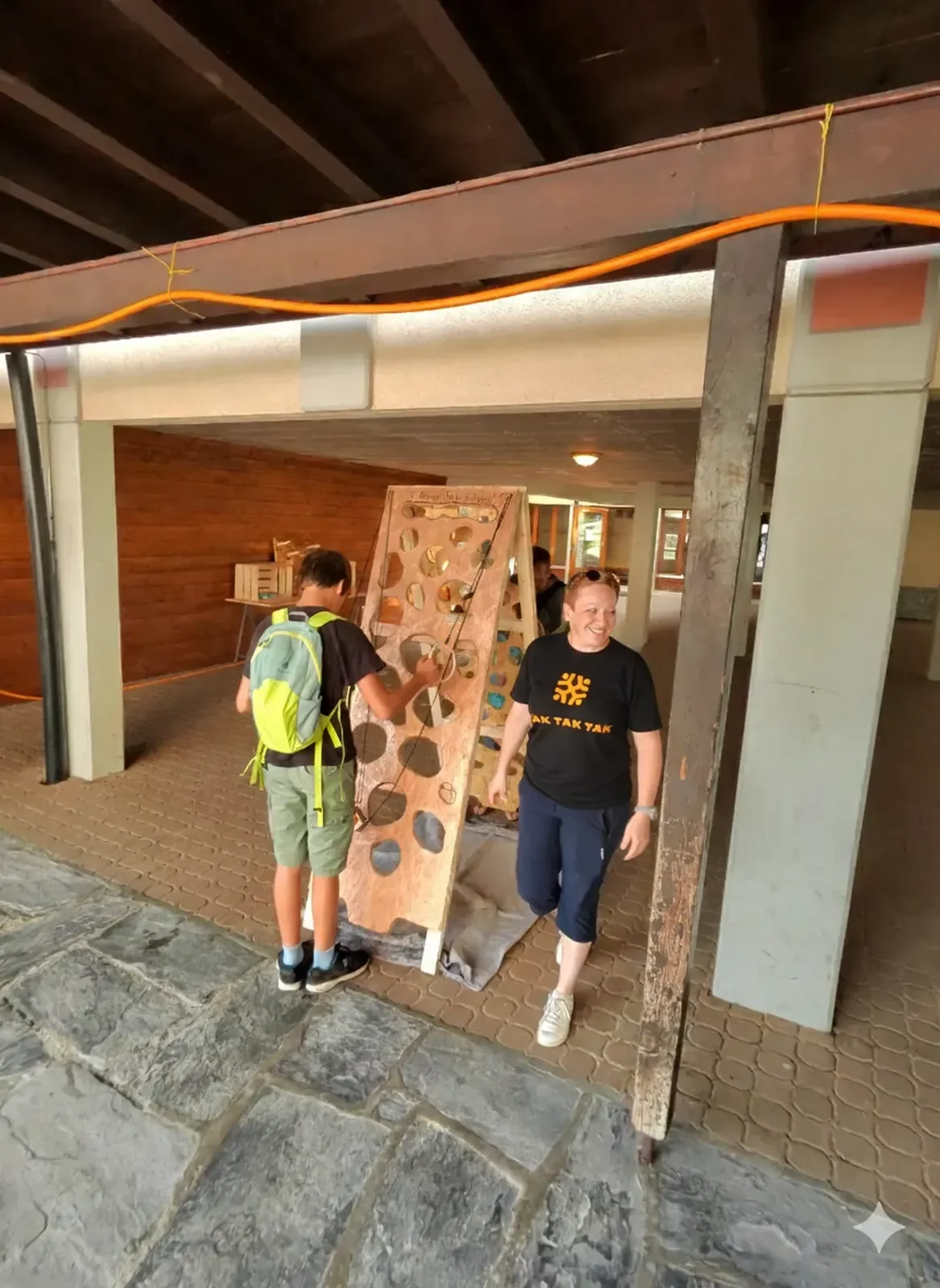 Jeu d’adresse en bois géant TAK TAK TAK pour événement