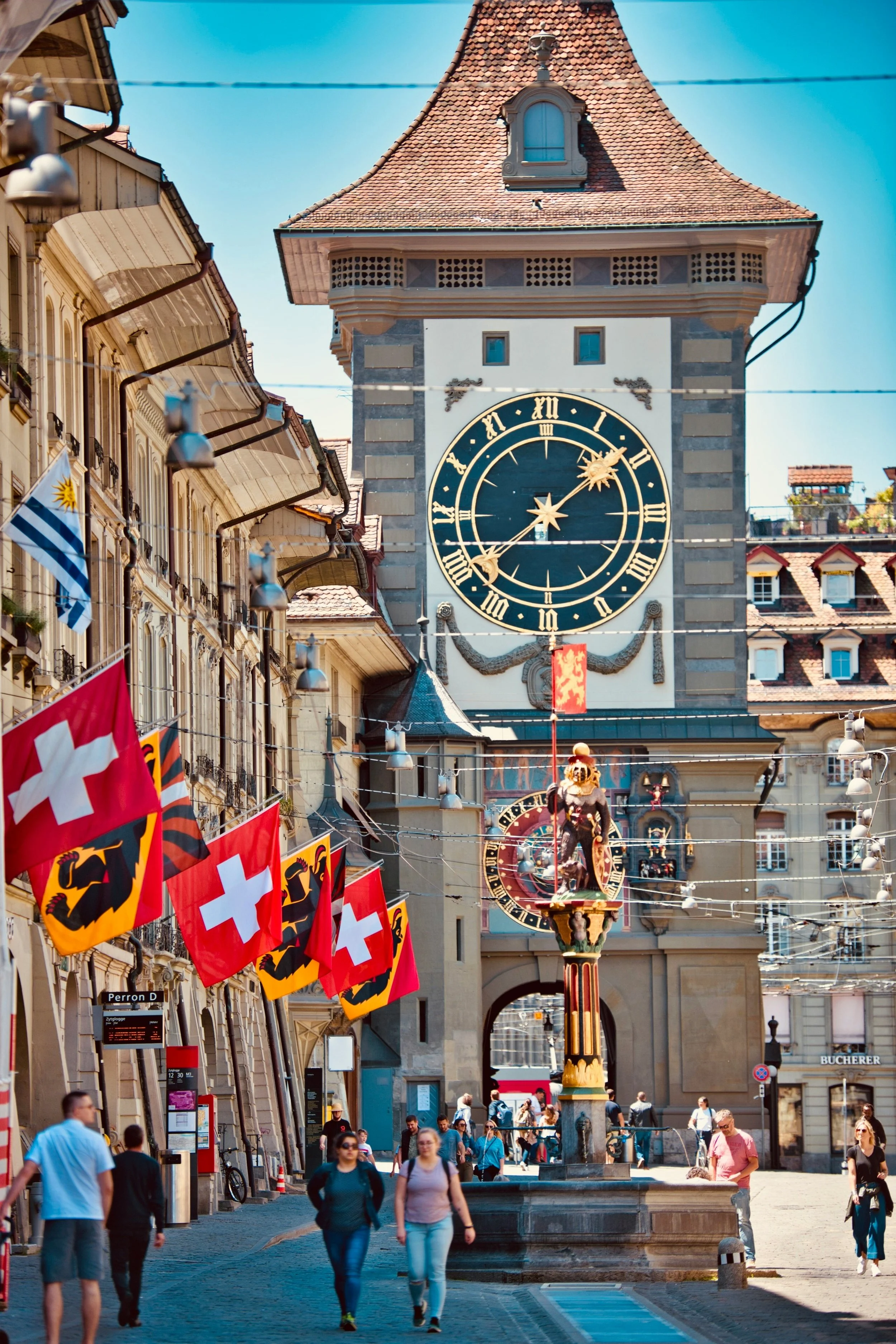 Vue du centre de Berne avec ses bâtiments historiques et son paysage urbain