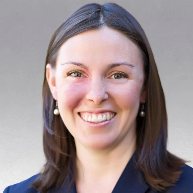 Kristen Degan headshot