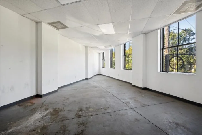 1-212-Roberts-Ave_03-1-700x466.jpg