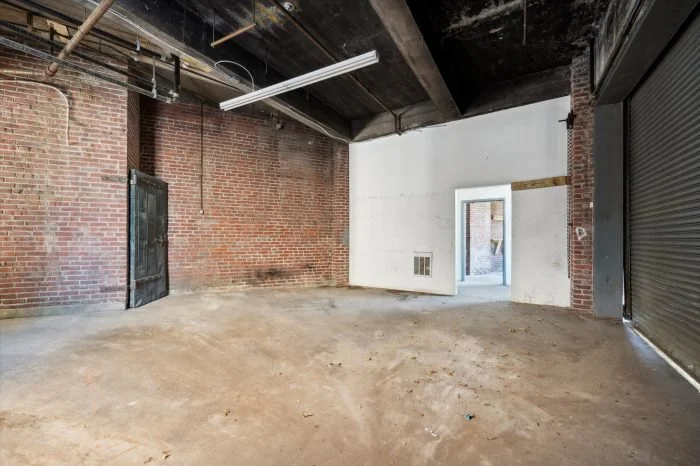 1-212-Roberts-Ave_15-1-700x466.jpg