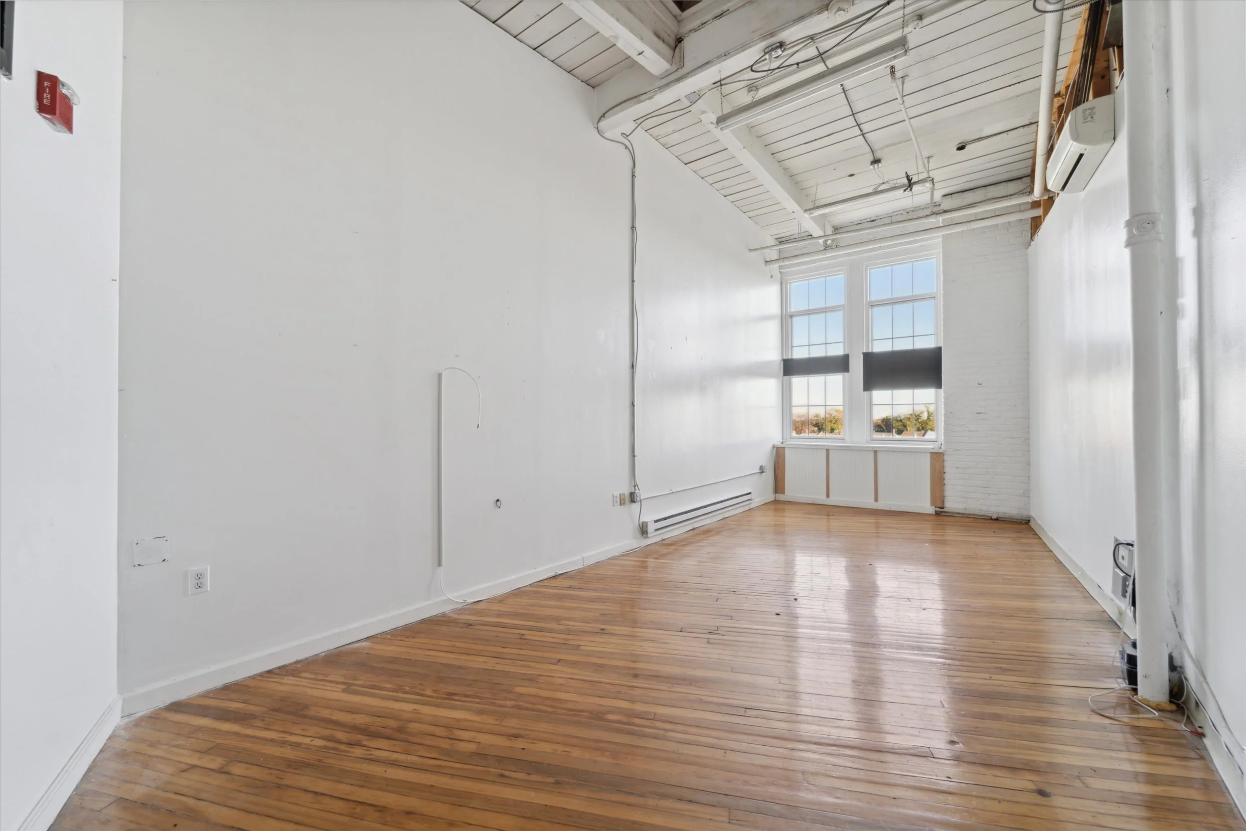 10-6139 Germantown Ave02.jpg