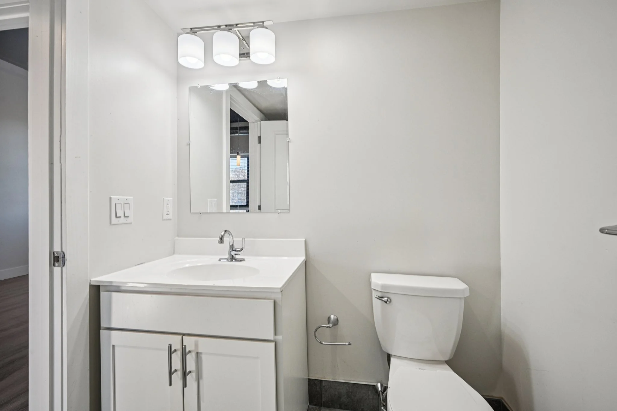 22-web-or-mls-212 W Roberts Ave 307-S0412-016.jpg