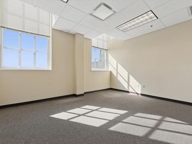 04-401 DeKalb St_04.jpg