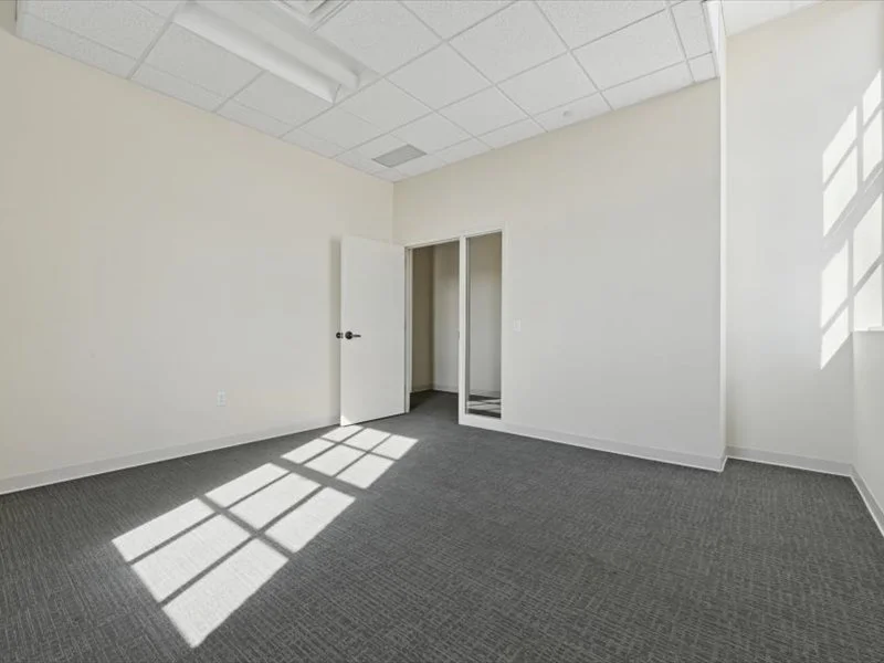 24-401 DeKalb St_24.jpg