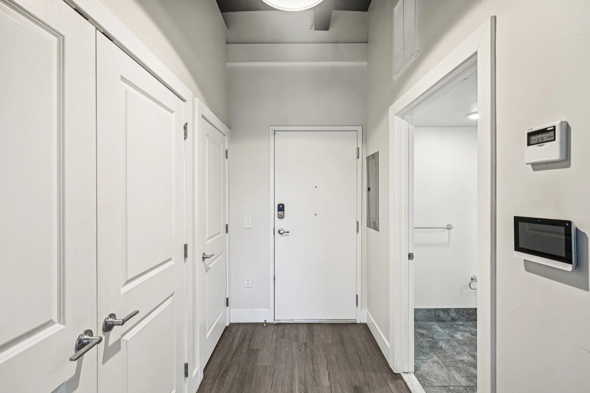 28-web-or-mls-212 W Roberts Ave 306-S0412-003.jpg