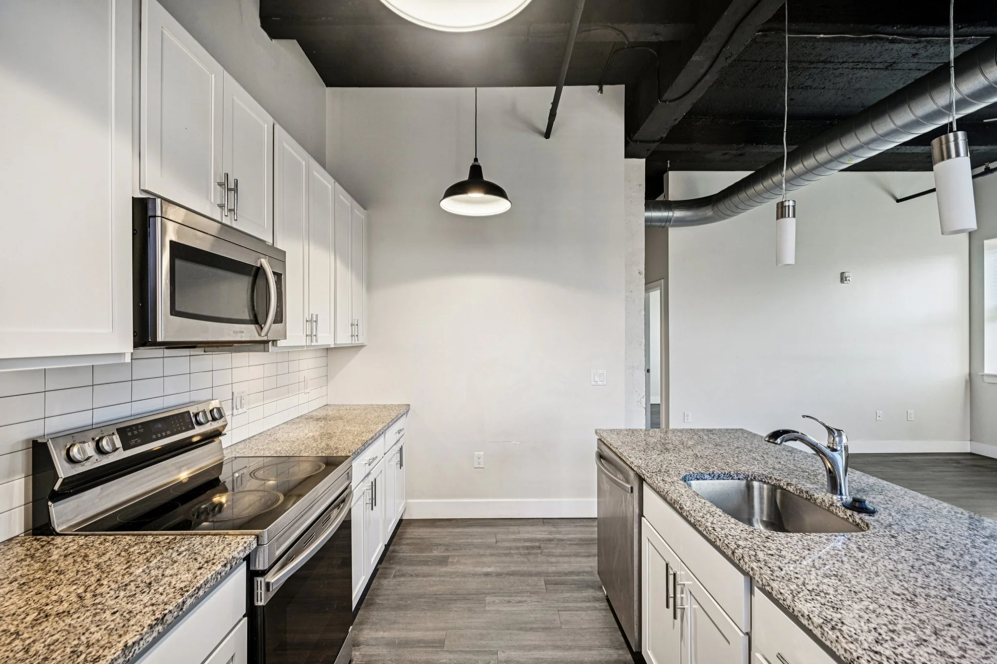 38-web-or-mls-212 W Roberts Ave 306-S0412-009.jpg