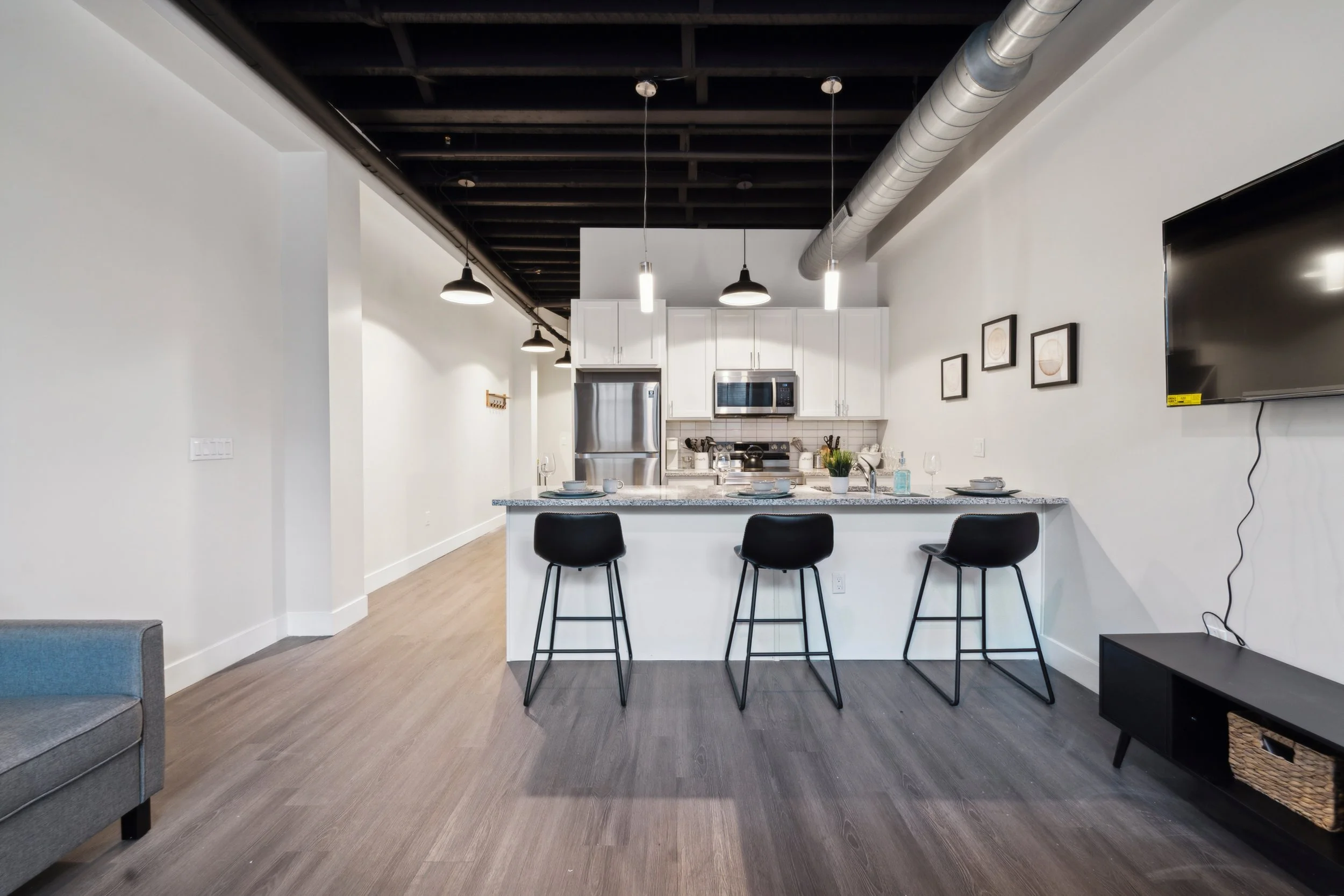212 W Roberts Ave08 (2).jpg