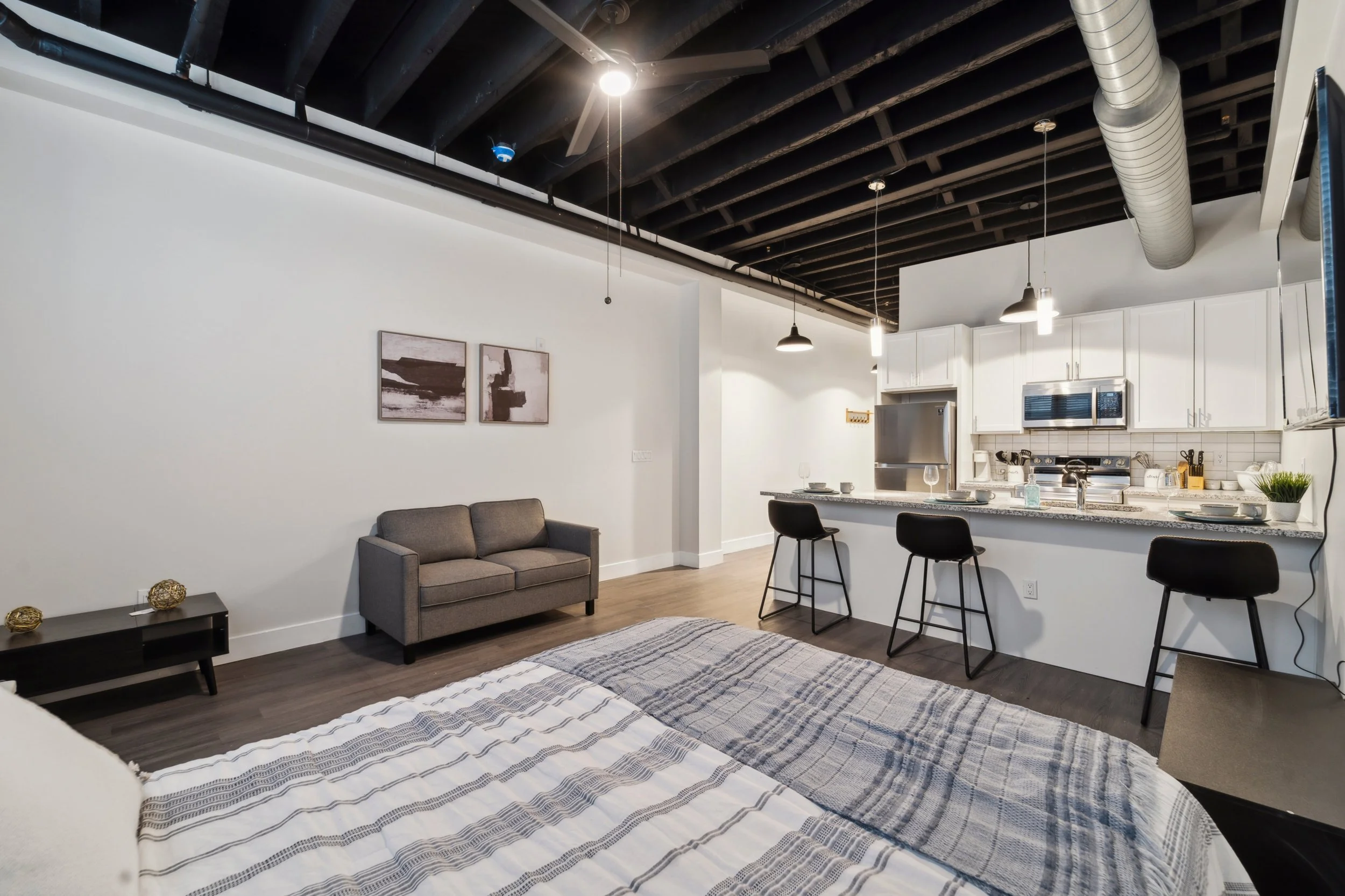 212 W Roberts Ave15.jpg