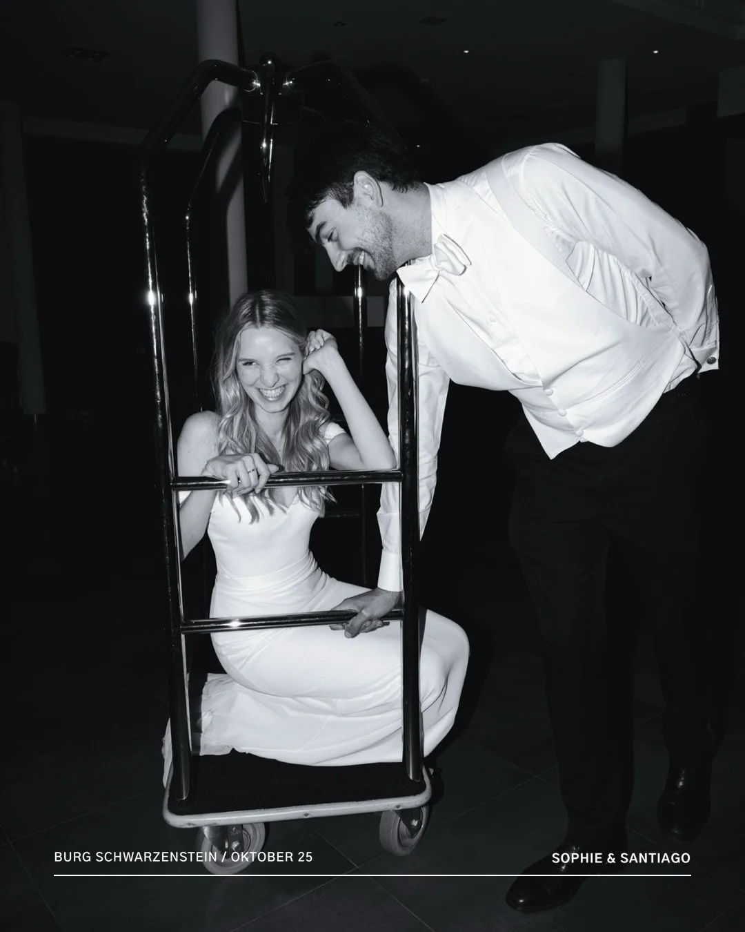 Sophies &amp; Santiagos magical autumn wedding at Burg Schwarzenstein 🤍
Couple: @sophie_zoe &amp; @santiago_castiello 
Ceremony: Standesamt Idstein
Catering &amp; Venue: @burgschwarzenstein 
Florist: @fingerhut_geisenheim 
DJ: @einfach_freddy 
Video