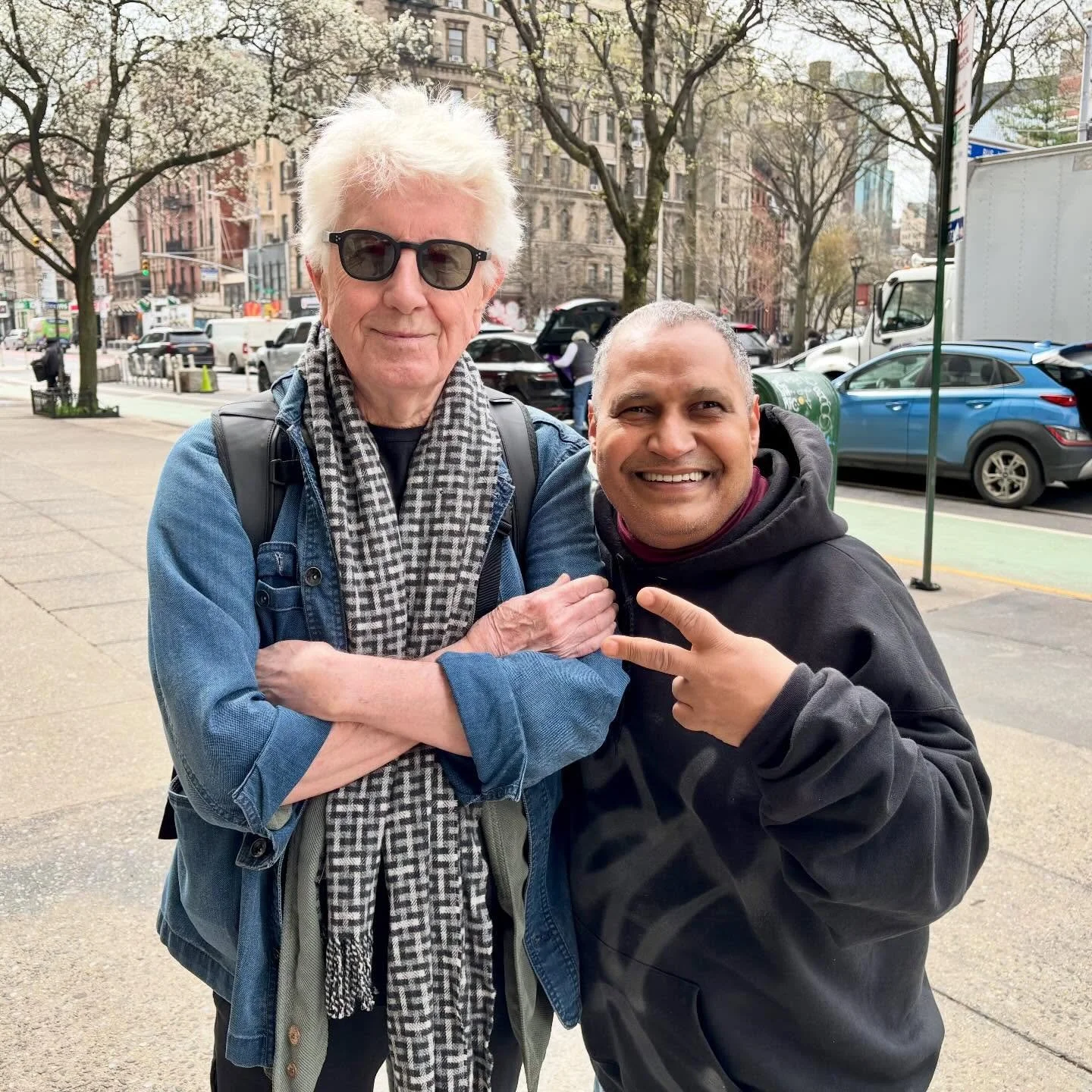 Bumping into this legend today @officialgrahamnash 🎶✨
Happy Good Friday everybody! ☀️