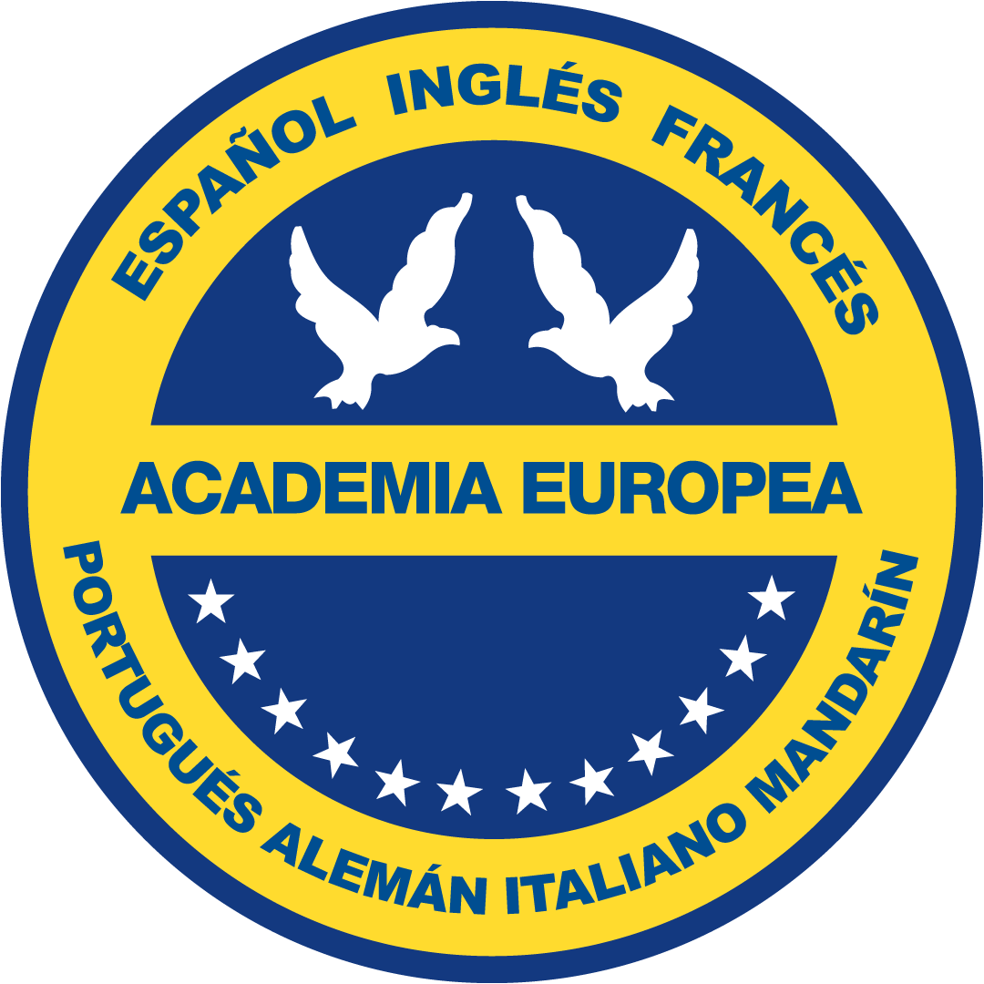 Logo circular con letra en inglés, español, francés, alemán e italiano, con dos palomas en el centro y estrellas en la parte inferior.