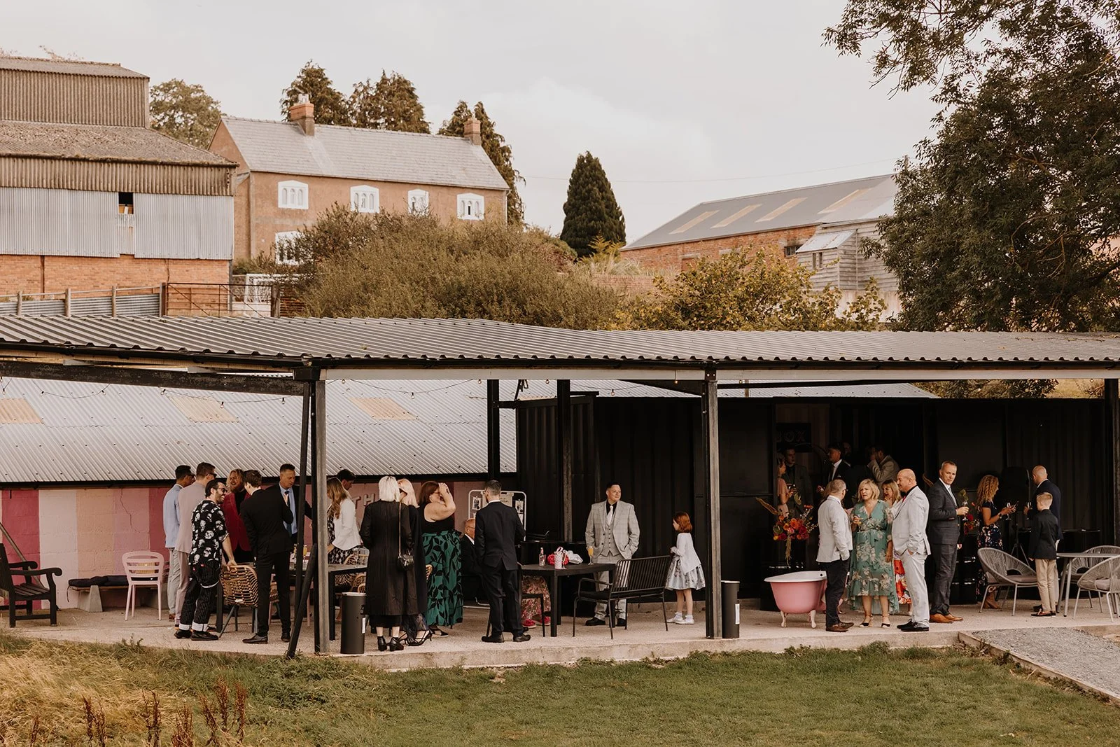 The Giraffe Shed | Trailer Park Accommodation | Alternative Dry Hire | Modern Barn
