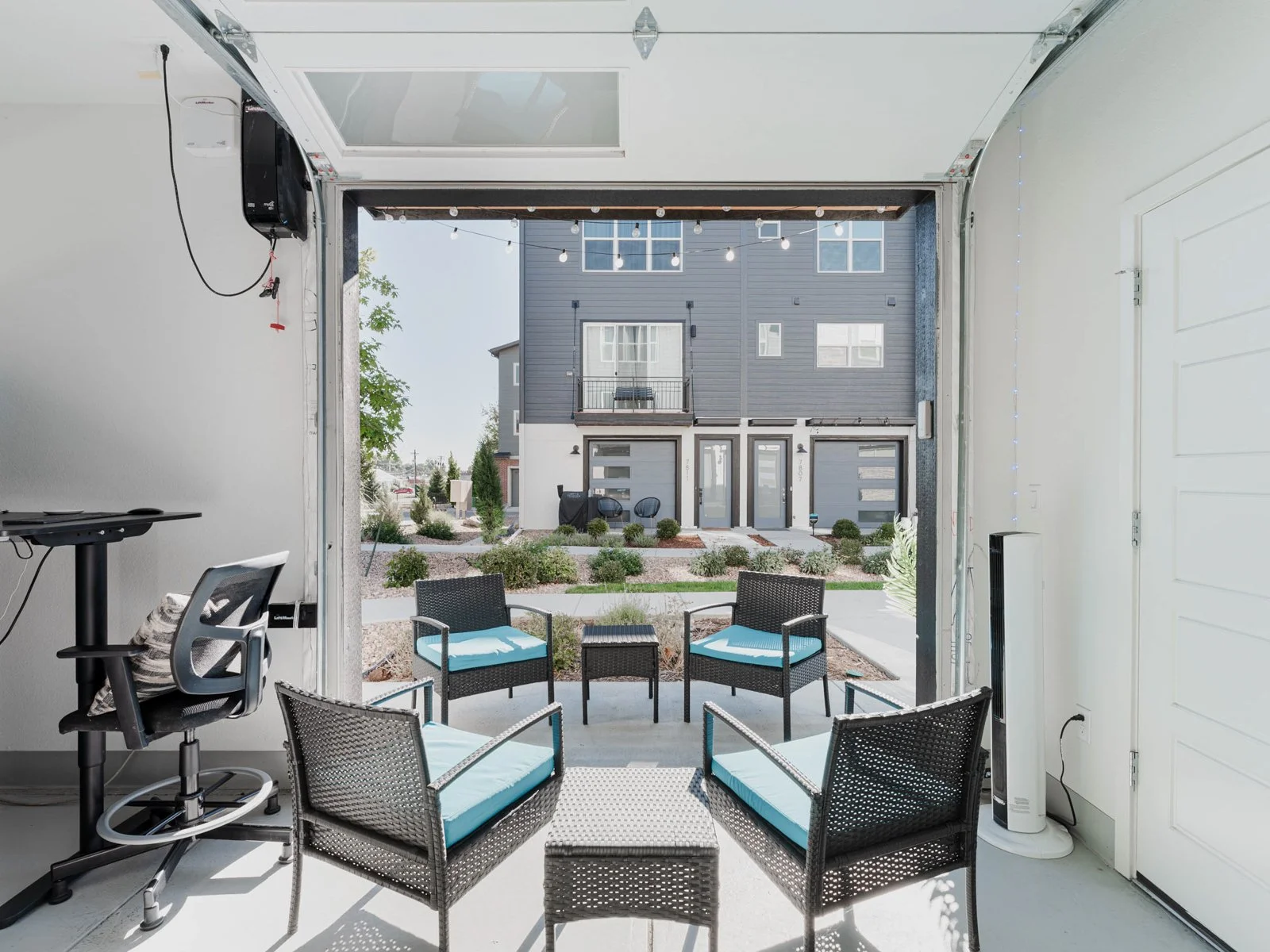 7823 W 43rd Place