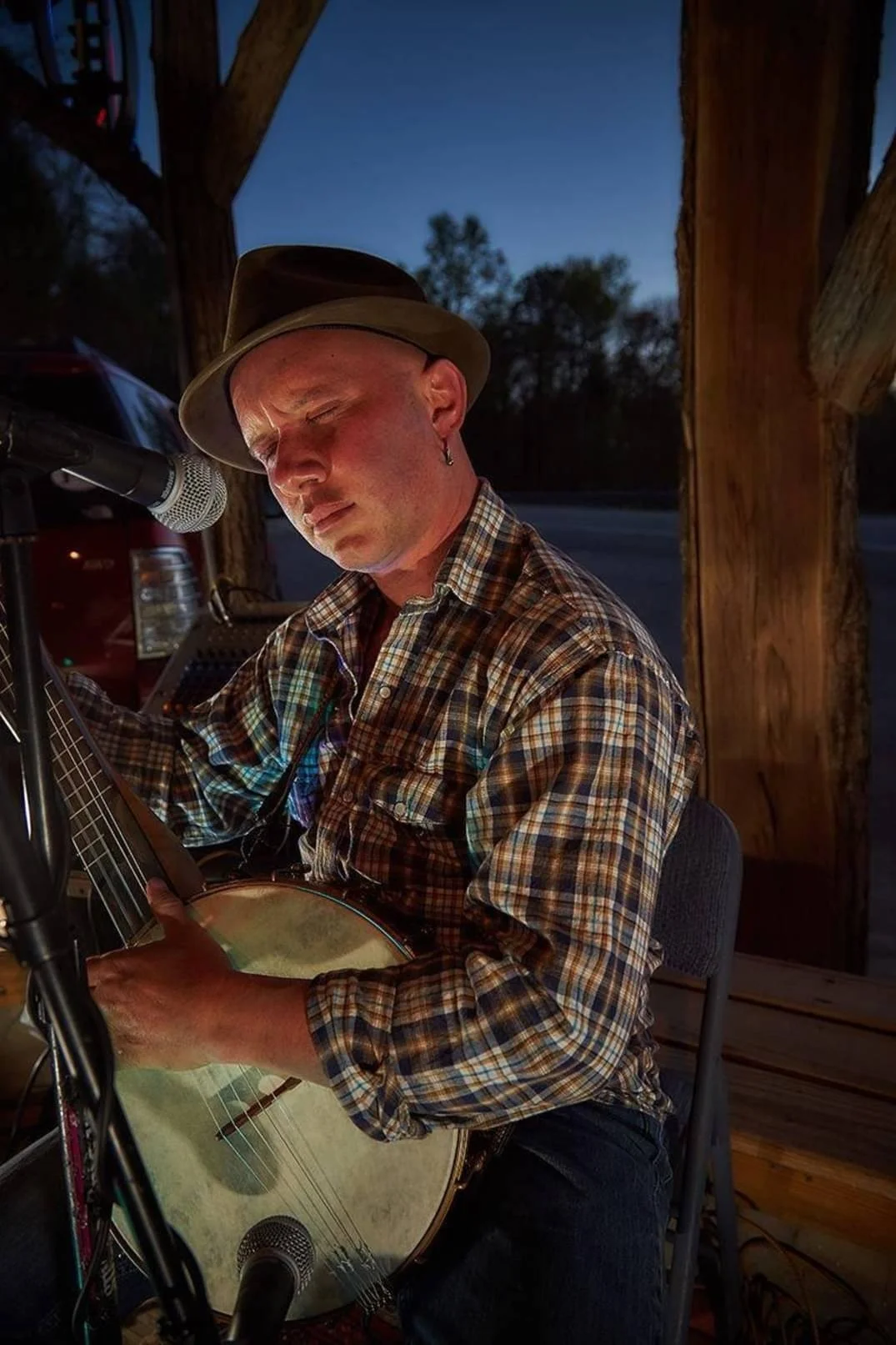 Live Appalachian Mountain Music. Bluegrass banjo and Guitar. Western North Carolina. Bryson City, NC