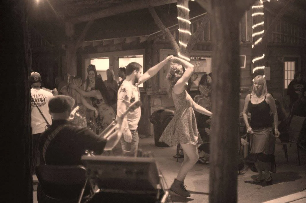 Live Appalachian Mountain Music. Bluegrass banjo and Guitar. Western North Carolina. Bryson City, NC. Wedding music