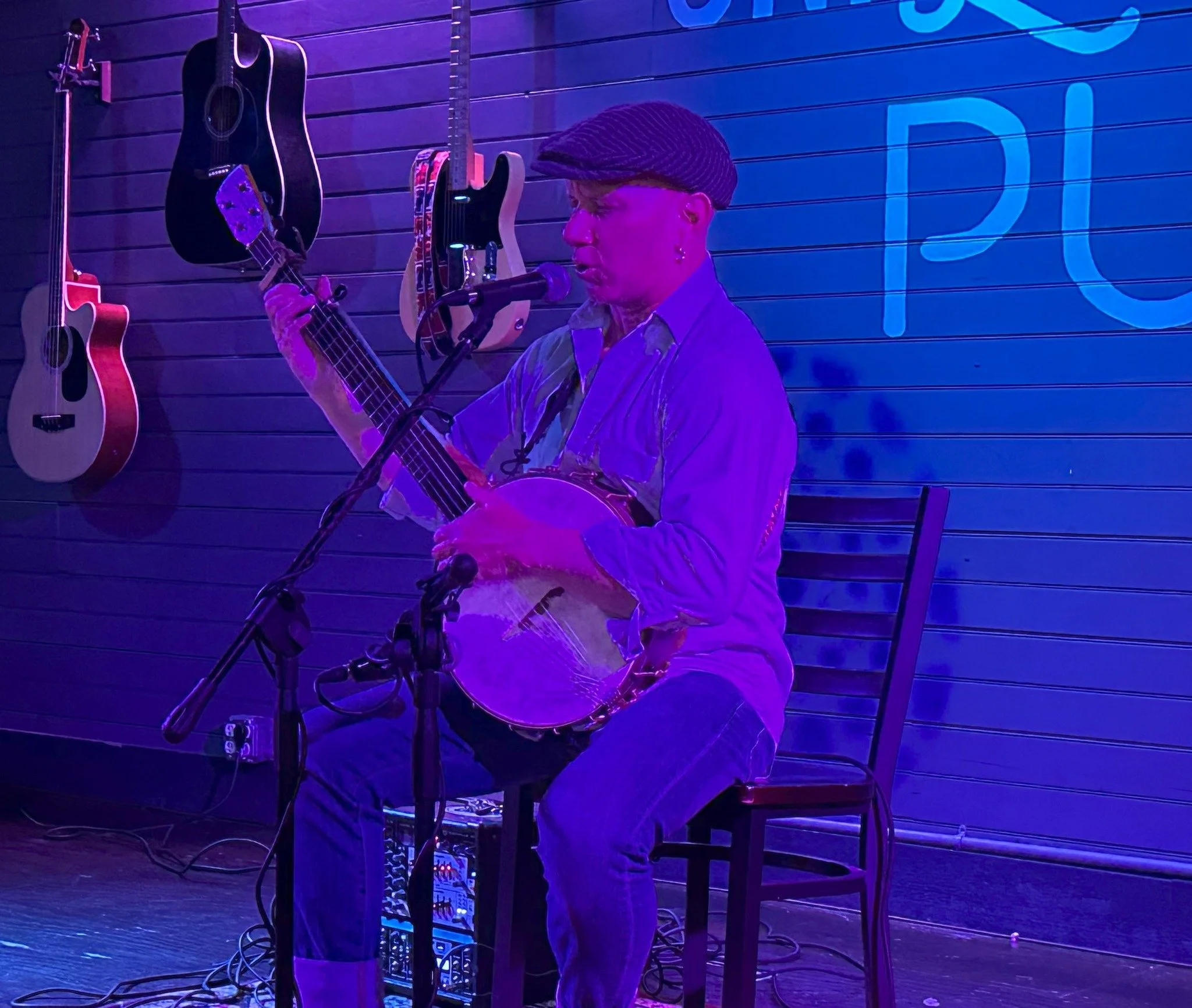 Live Appalachian Mountain Music. Bluegrass Banjo and Guitar. Western North Carolina. Bryson City, NC