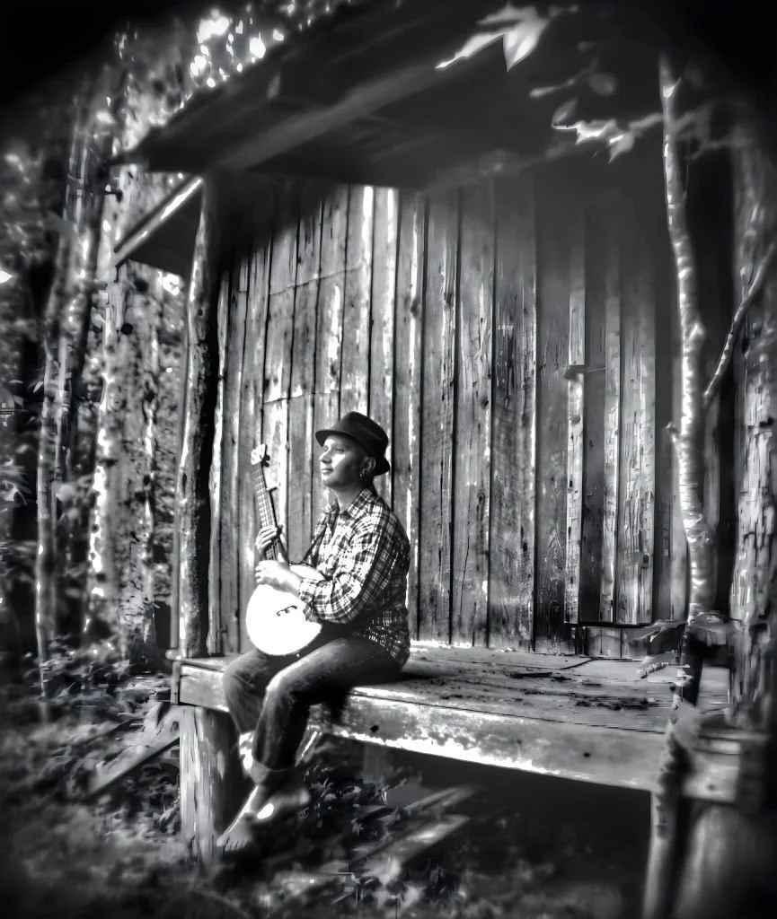 Live Appalachian Mountain Music. Bluegrass banjo and Guitar. Western North Carolina. Bryson City, NC