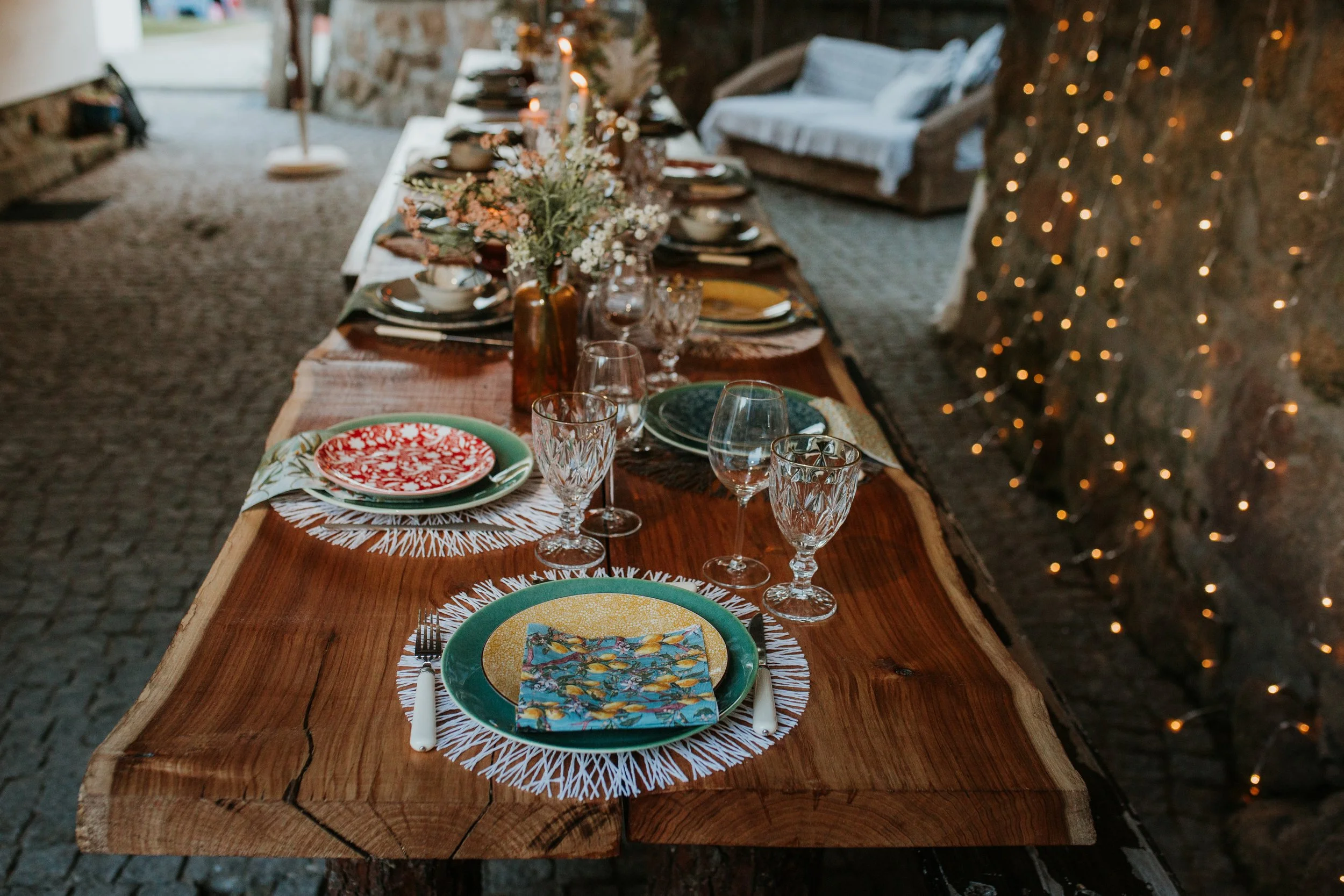 Mesa preparada para um jantar na Quinta