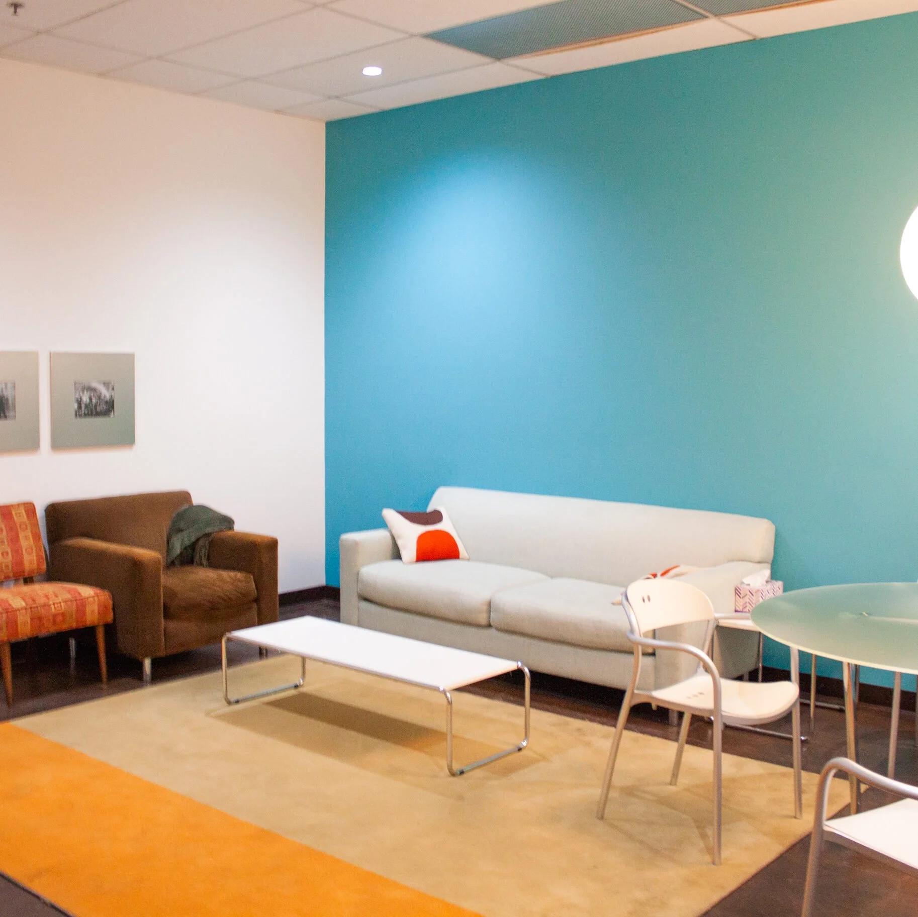 Client lounge at Lithographix