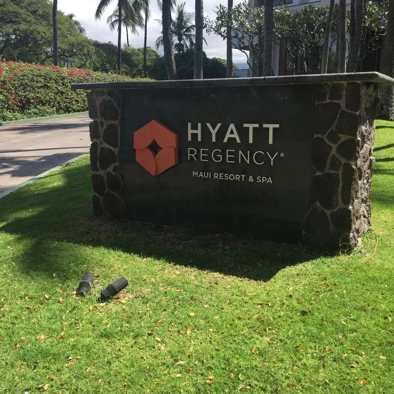 Hyatt Regency Maui stay recap 🌴 

We kicked off the trip with two nights at the Hyatt Regency Maui, booking at 25,000 points per night. The hotel was totally packed, so no suite upgrade this time, but it was easy to see why it&rsquo;s such a hit wit