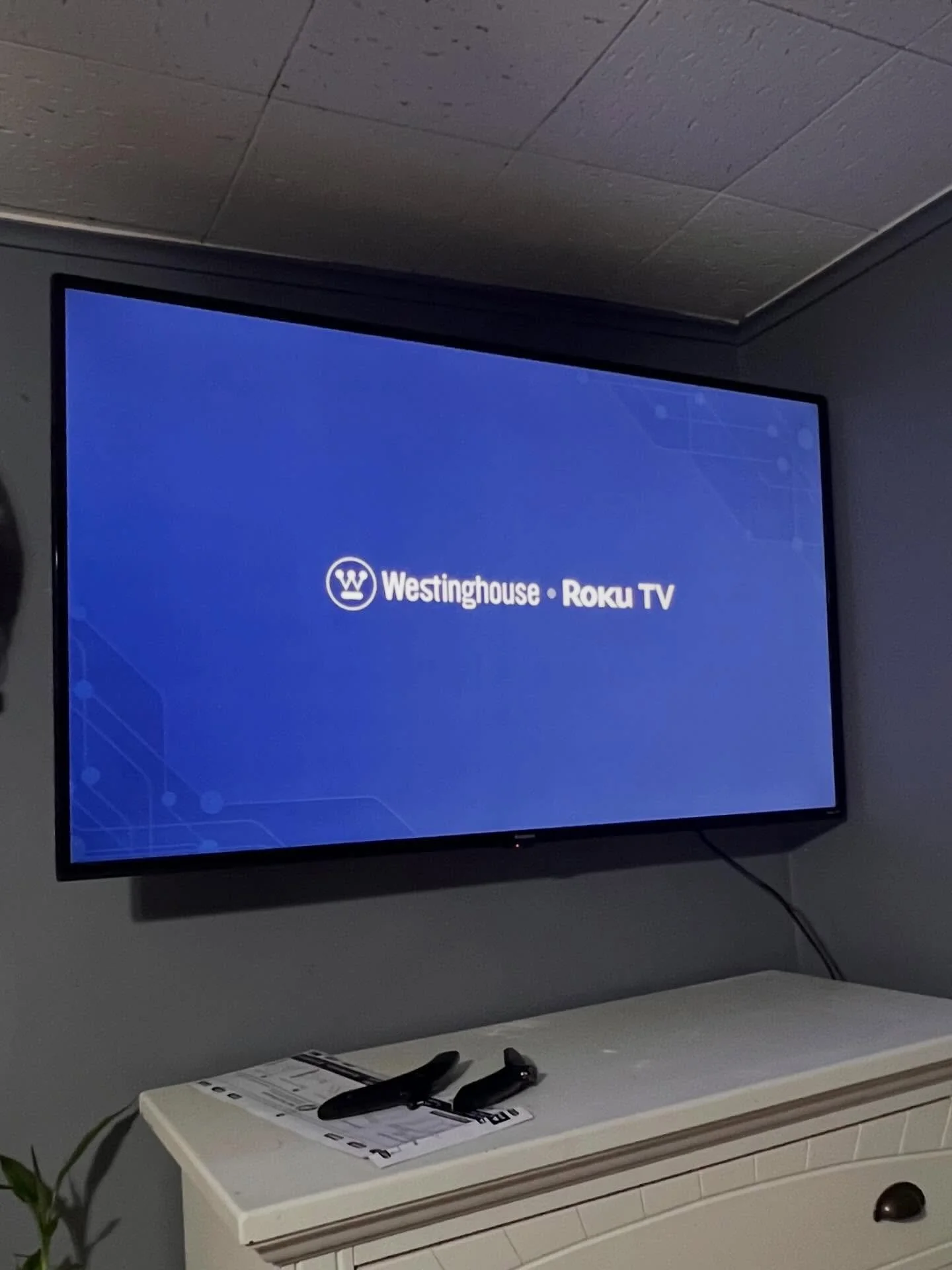 Level, Secure, Perfect. TV Mount Complete! 📺🔧 Just wrapped up a clean TV wall-mount install! Secure, centered, and ready for movie nights. Need help mounting yours? Send me a DM!