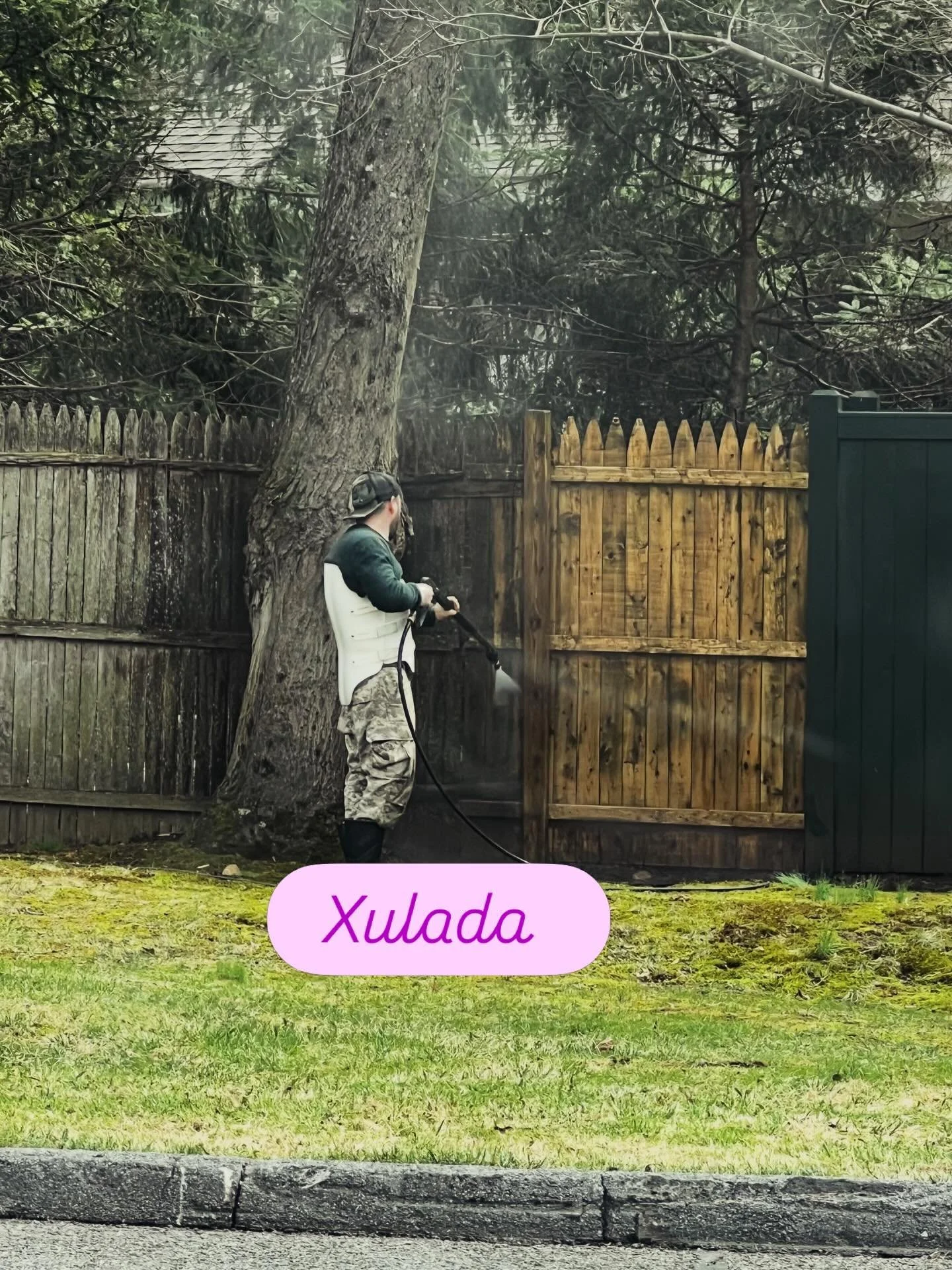 Fence looking dull? We brought it back to life 💧
Years of dirt, mold, and buildup&mdash;gone in one wash.

If your fence looks like this, you&rsquo;re losing curb appeal (and property value).

📍 Serving Westchester &amp; Fairfield County
📞 Book no